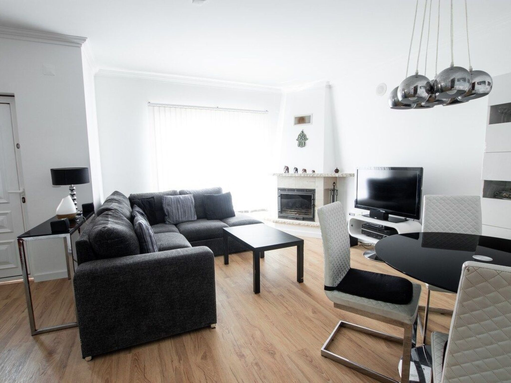 Villa in der Nähe der Strände und der Landschaft-Image-tags.info