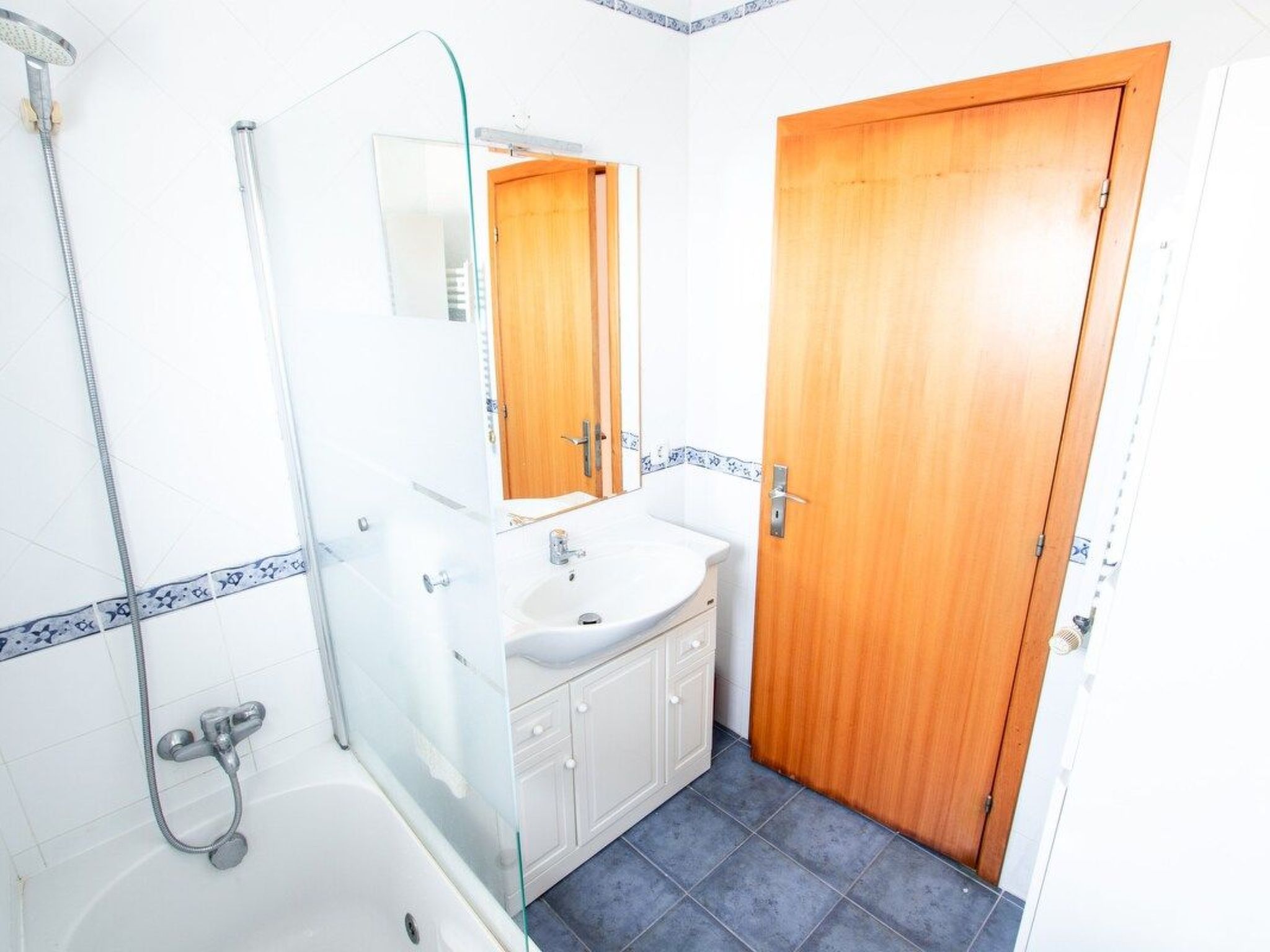 Villa in der Nähe der Strände und der Landschaft-Image-tags.info