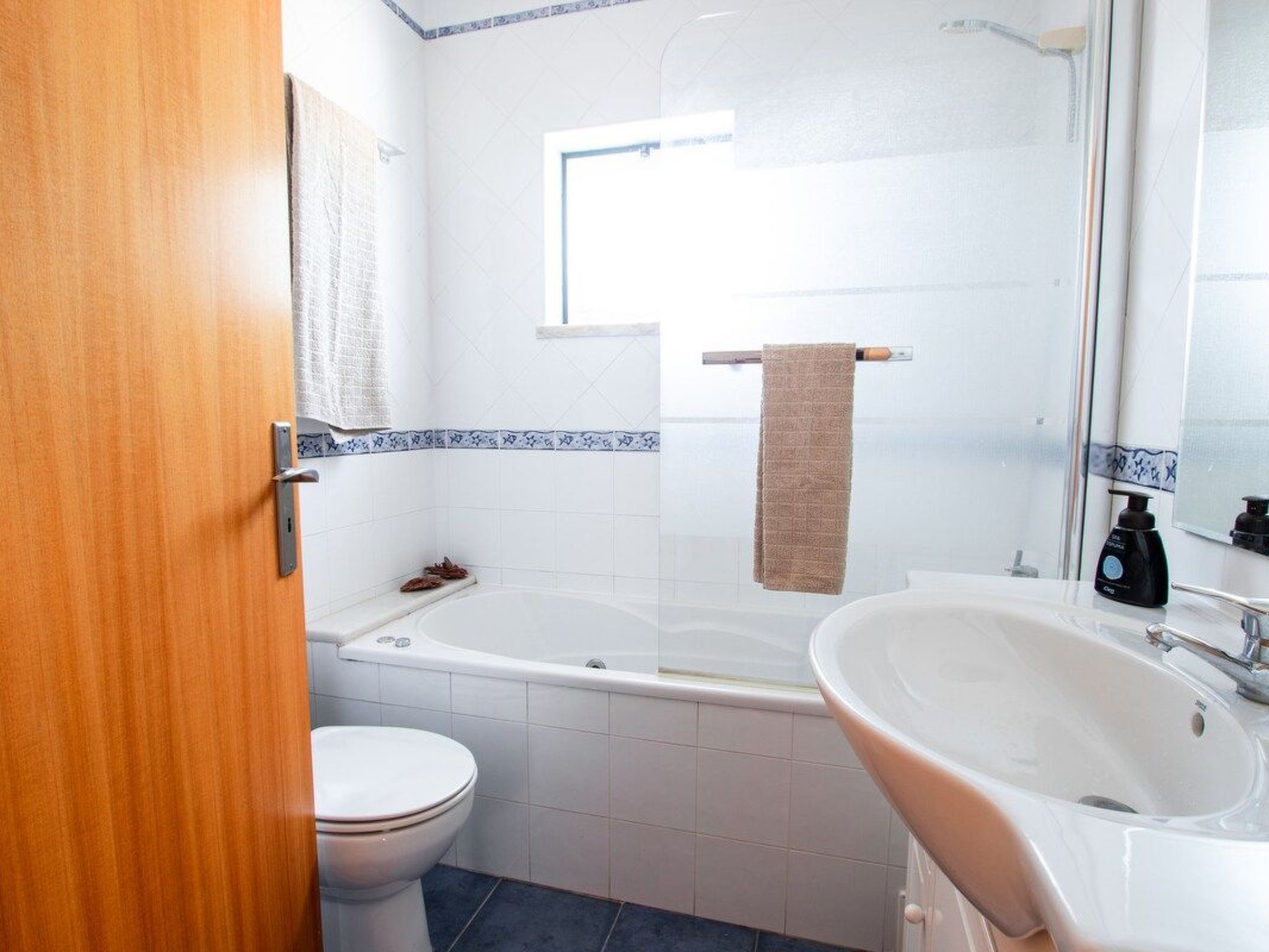 Villa in der Nähe der Strände und der Landschaft-Image-tags.info