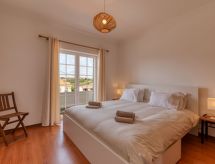 Villa Casa Branca I: Ruim toevluchtsoord voor 12 personen nabij Atalaia - thumbnail 5