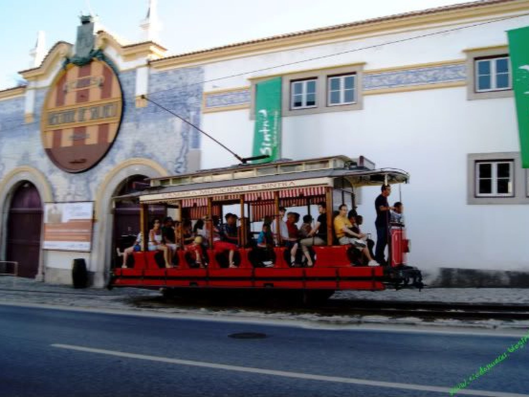 Schöne Wohnung in Azenhas Mar mit großem Garten-Binnen