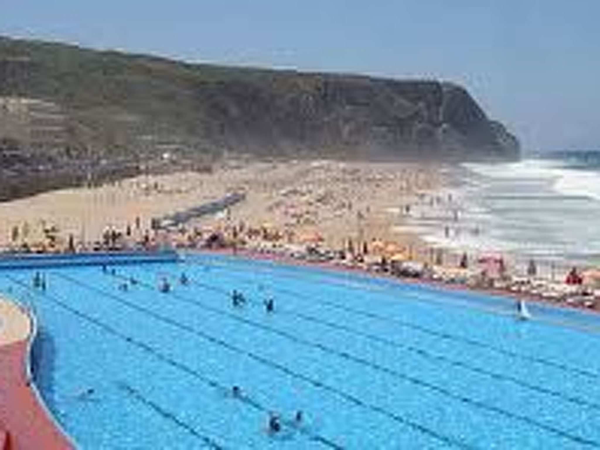 Schöne Wohnung in Azenhas Mar mit großem Garten-Binnen