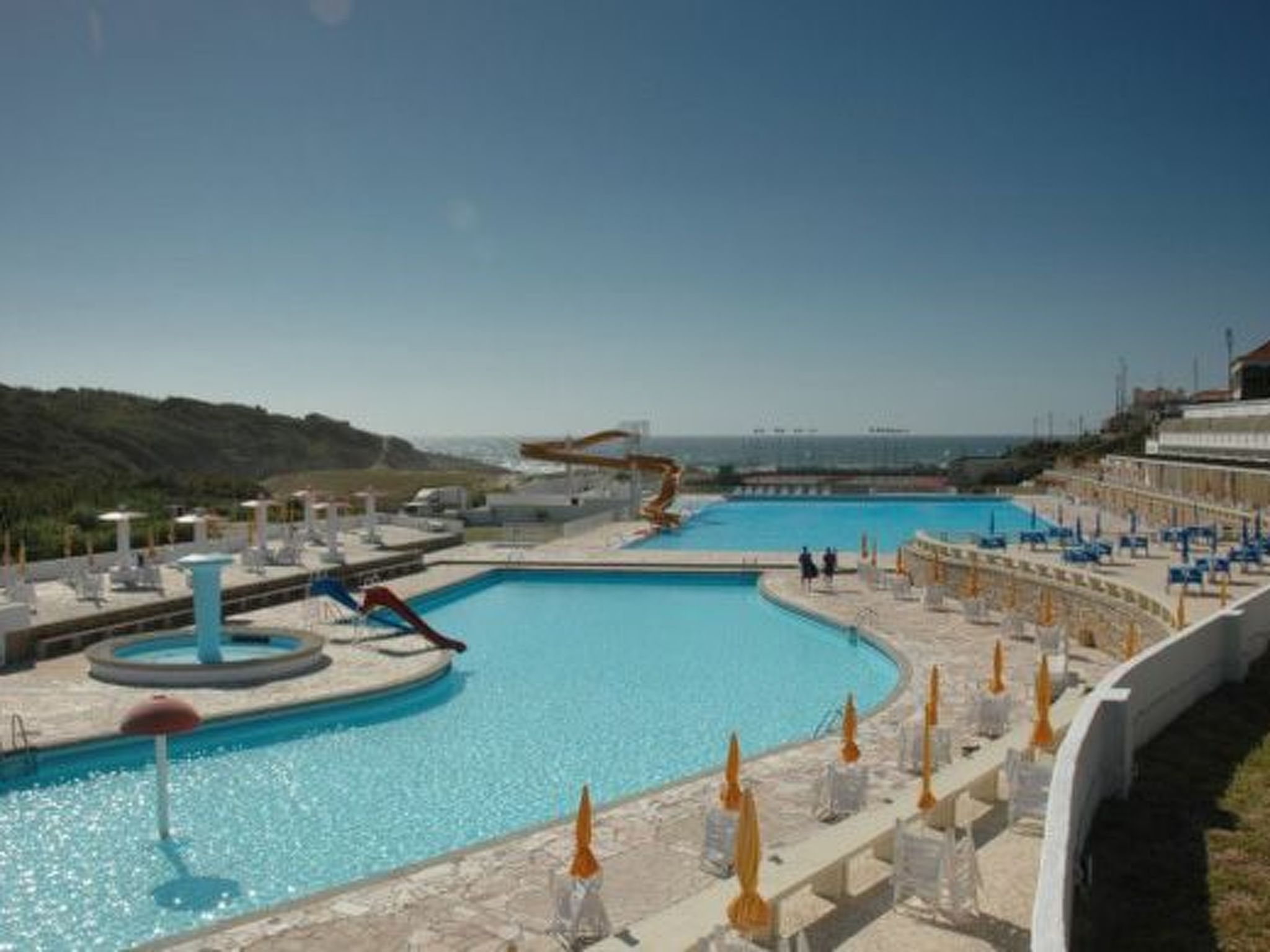Schöne Wohnung in Azenhas Mar mit großem Garten-Binnen