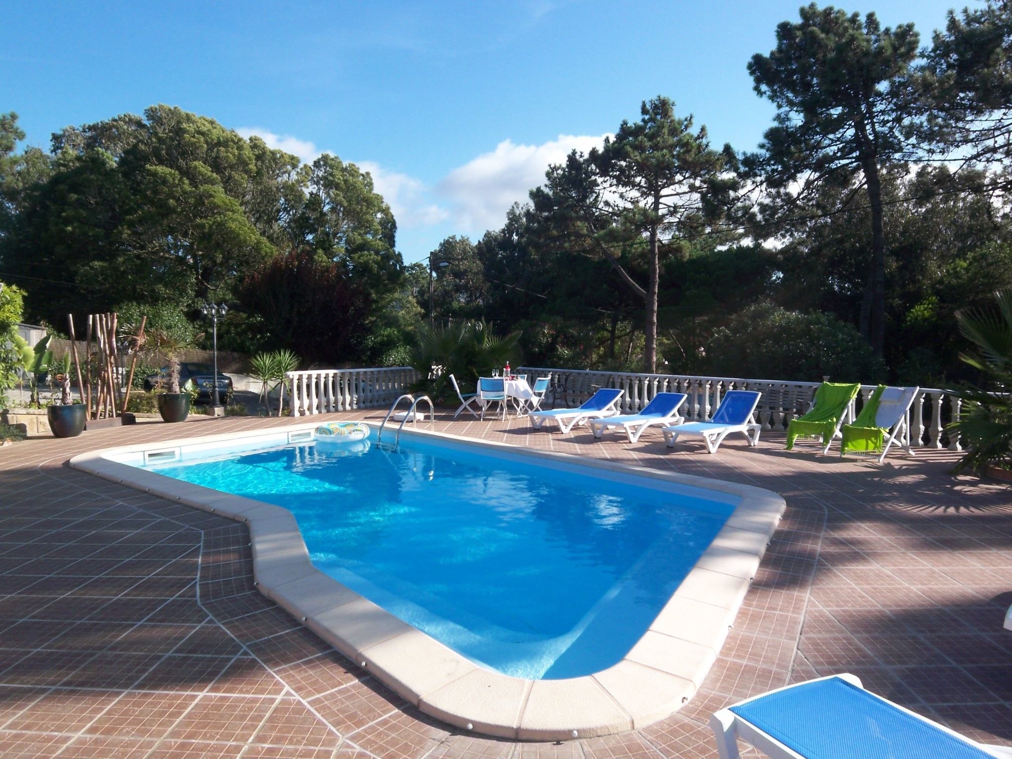 Schönes Ferienhaus in Colares mit Privatem Pool-Binnen