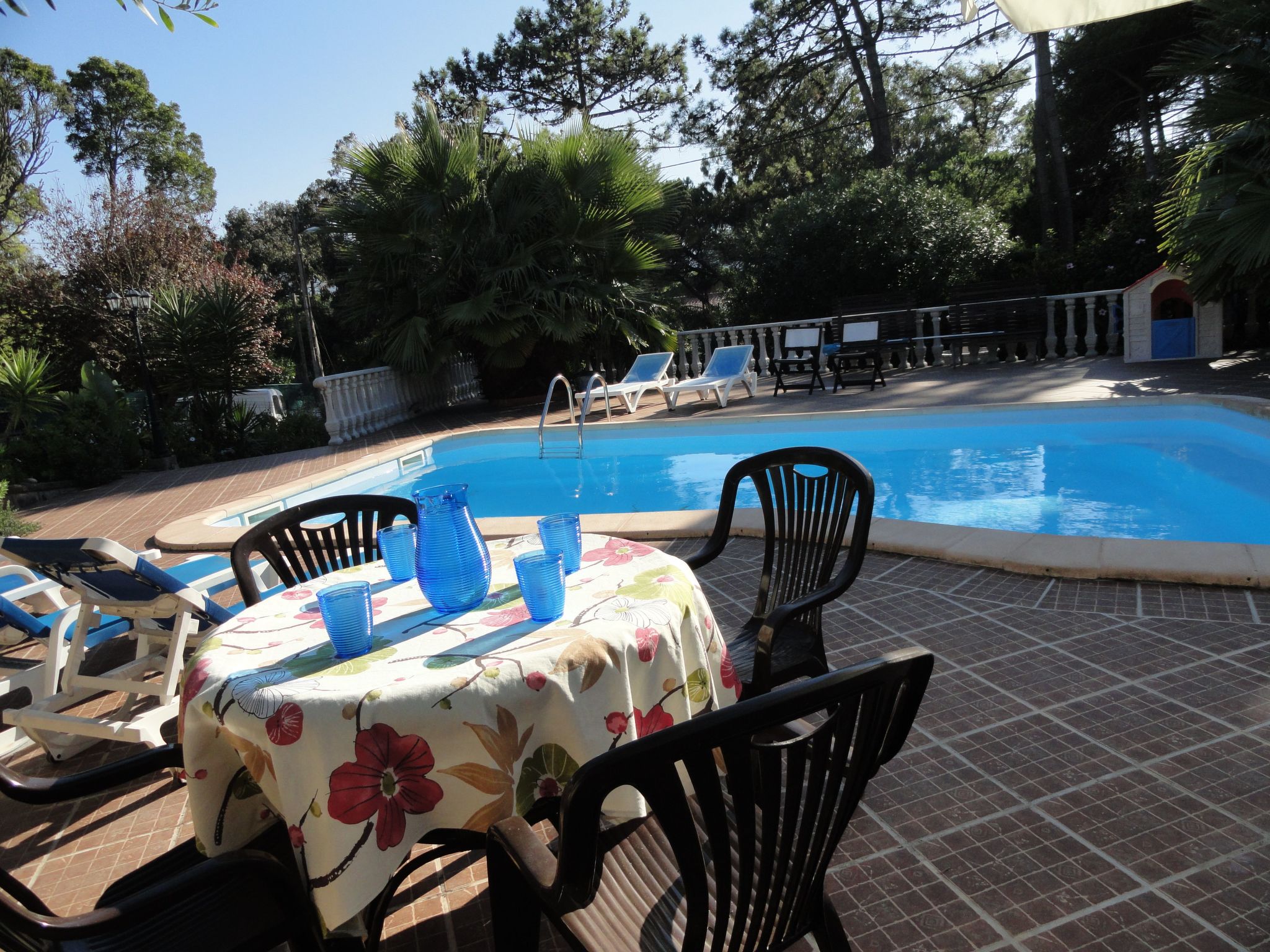 Schönes Ferienhaus in Colares mit Privatem Pool-Binnen