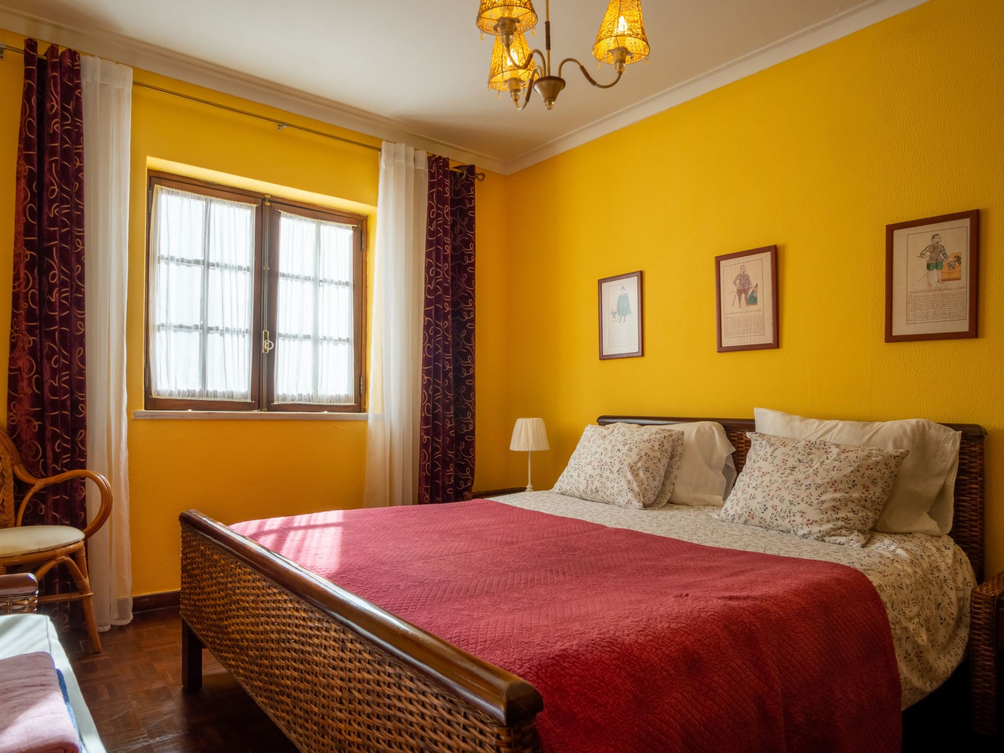 Schönes Ferienhaus in Colares mit Privatem Pool-Binnen