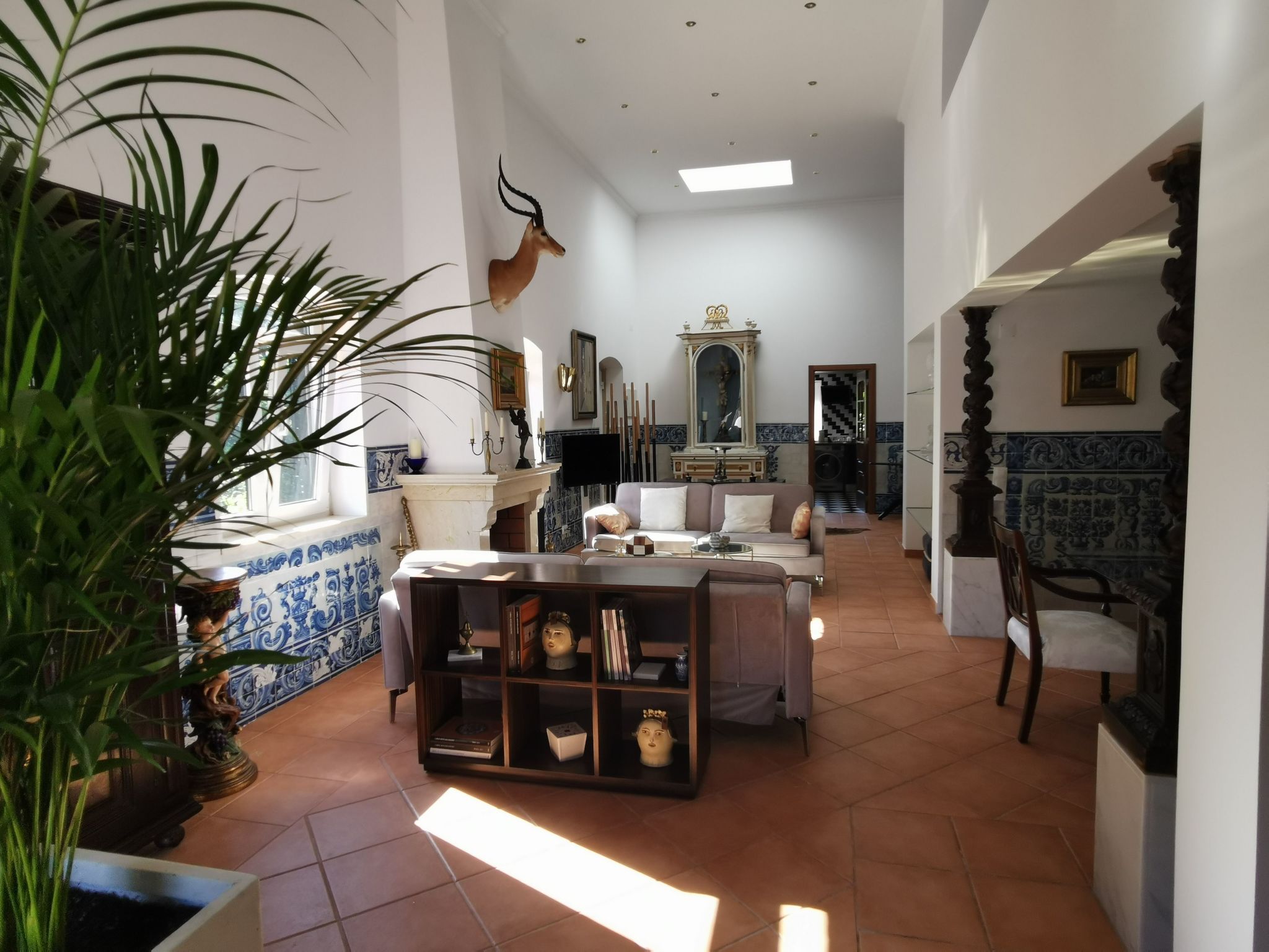Vitorino Deluxe — view 1 of 18