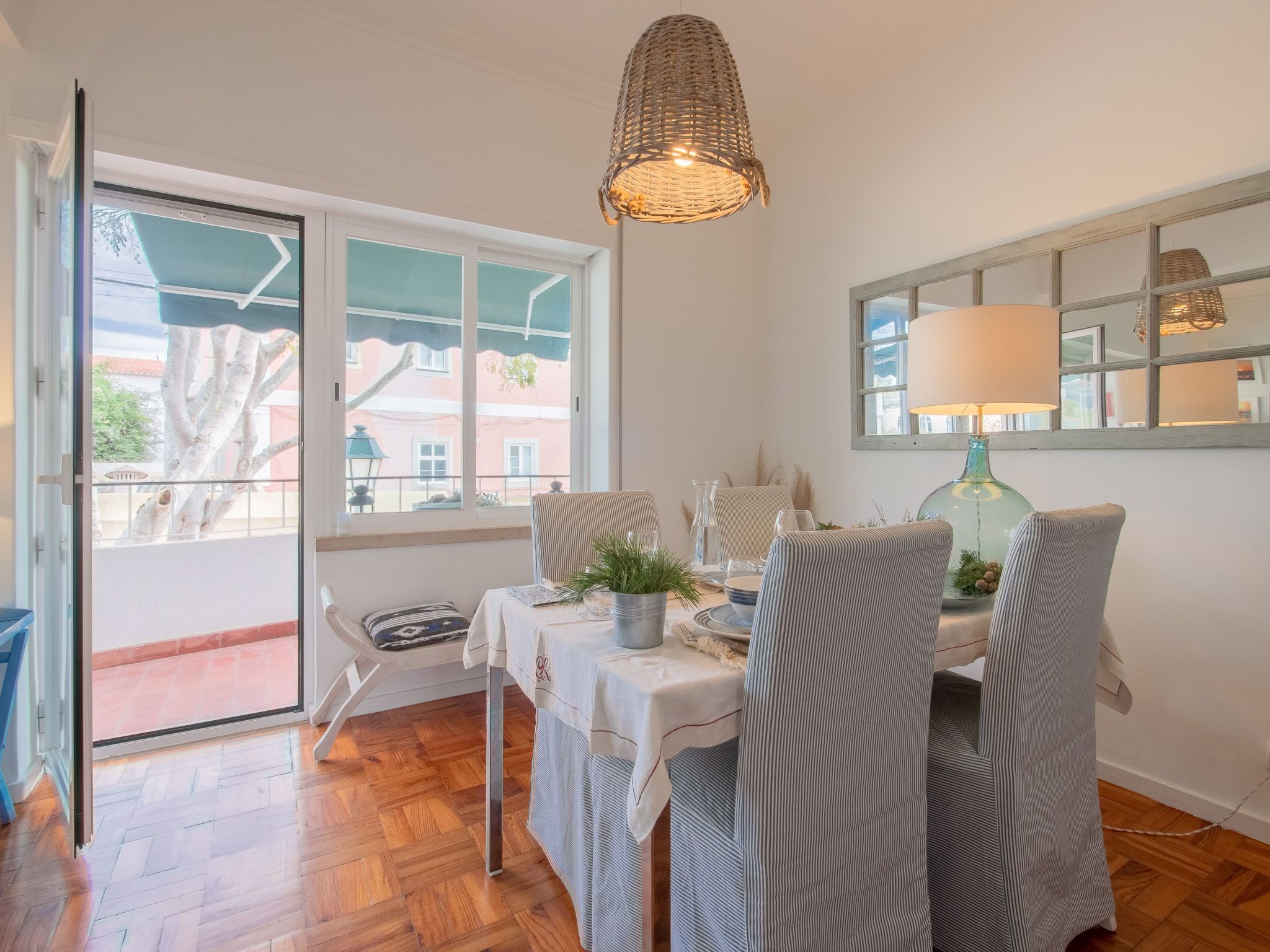 Neue, lichtdurchflutete Wohnung im Zentrum-Binnen