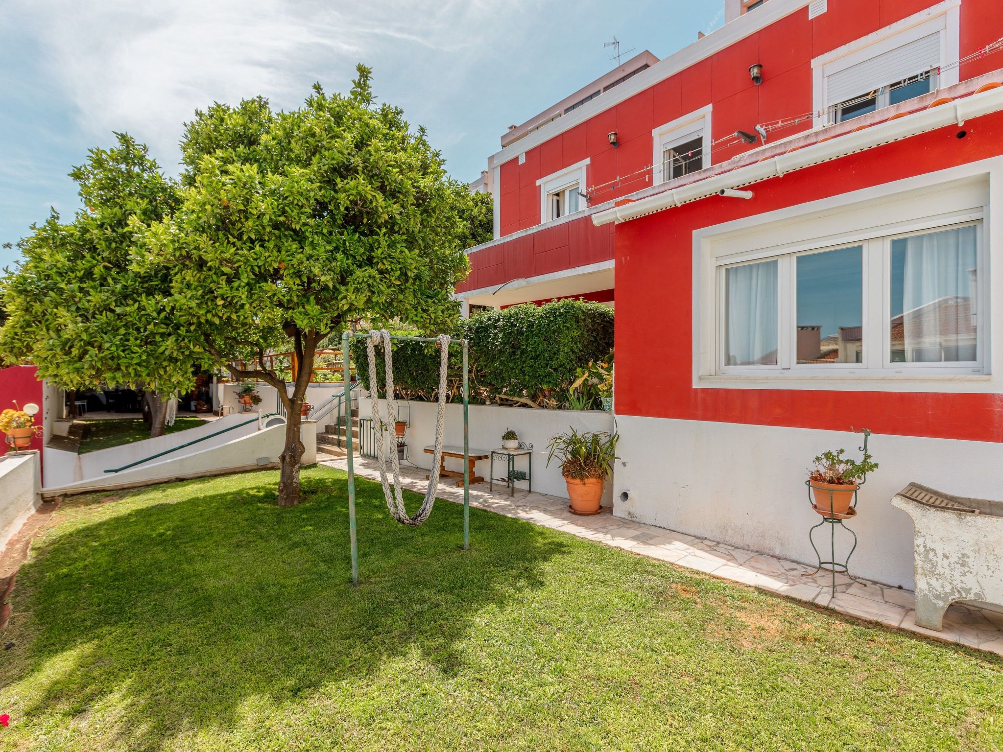 In Algés mit Kleinem gemeinsamem Pool-Binnen