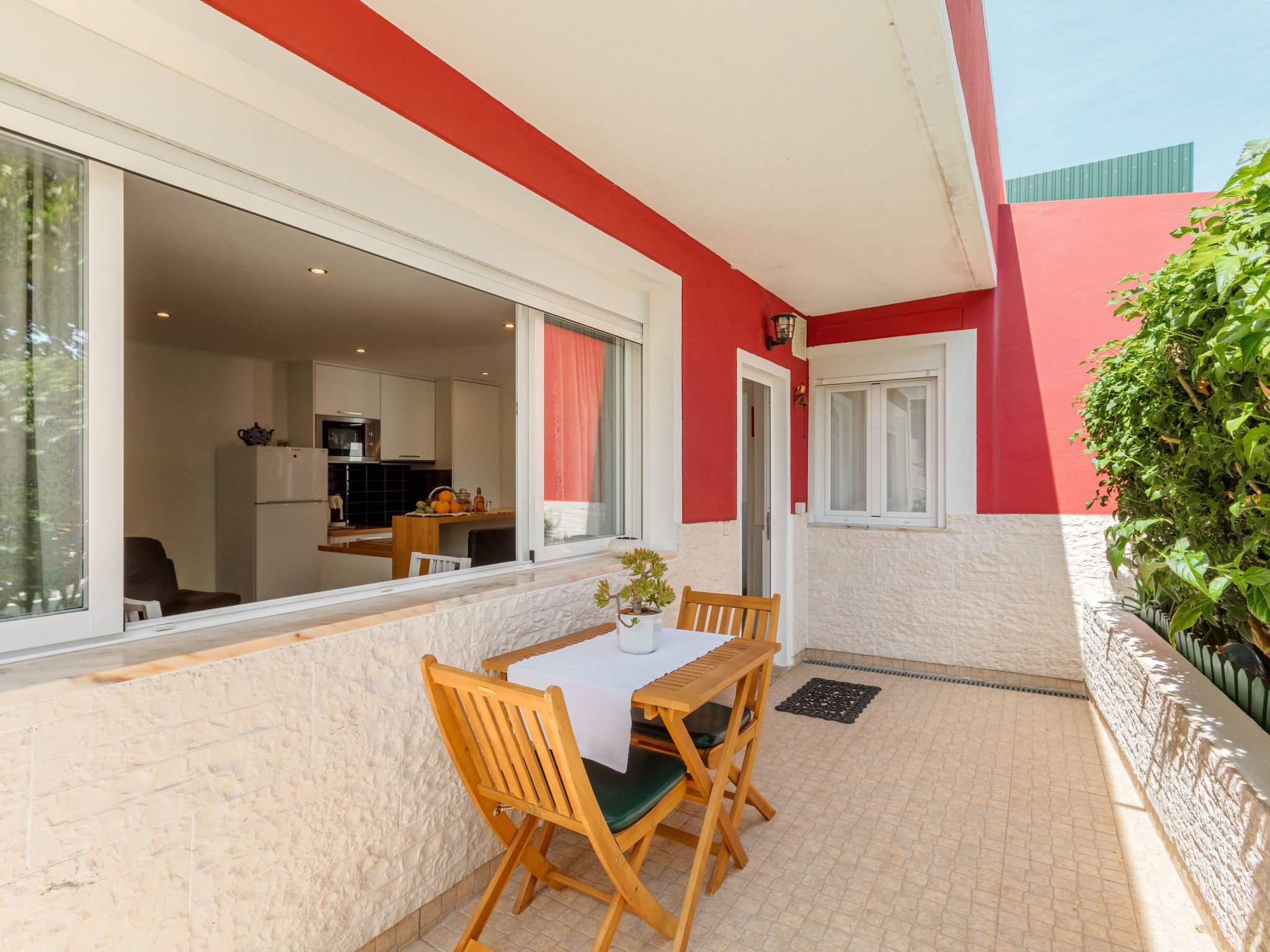 In Algés mit Kleinem gemeinsamem Pool-Binnen