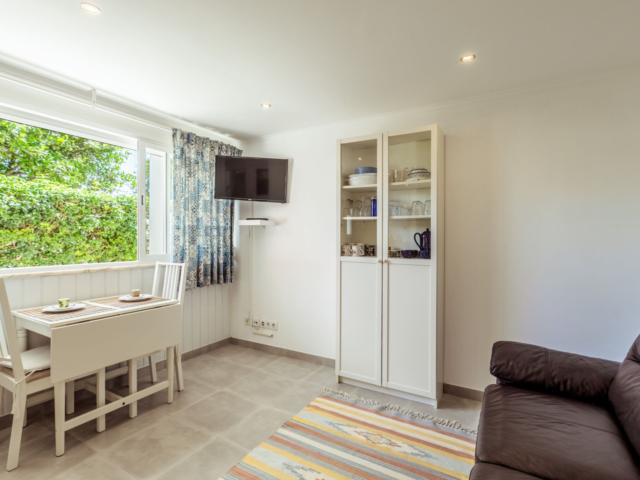 In Algés mit Kleinem gemeinsamem Pool-Binnen