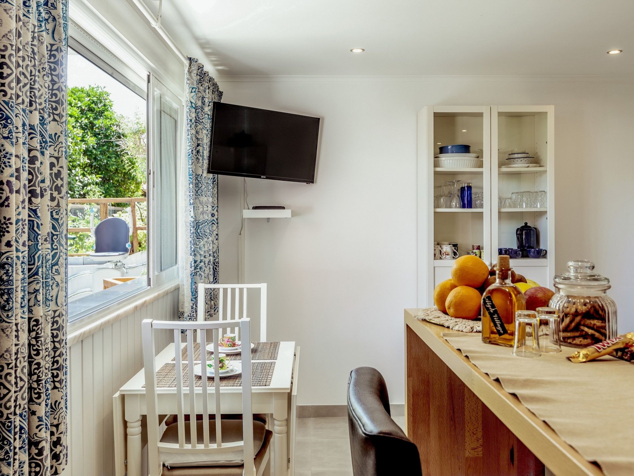 In Algés mit Kleinem gemeinsamem Pool-Binnen