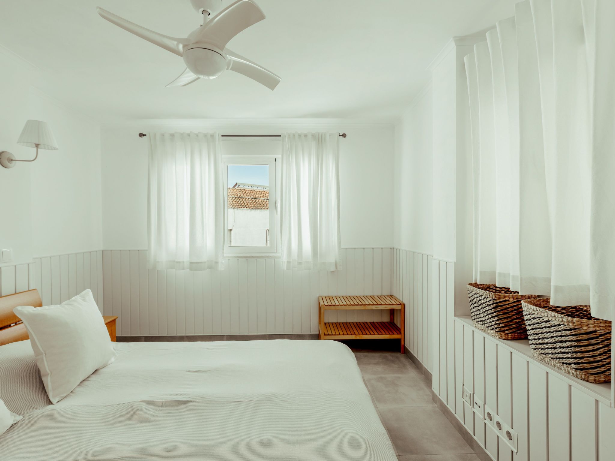 In Algés mit Kleinem gemeinsamem Pool-Binnen