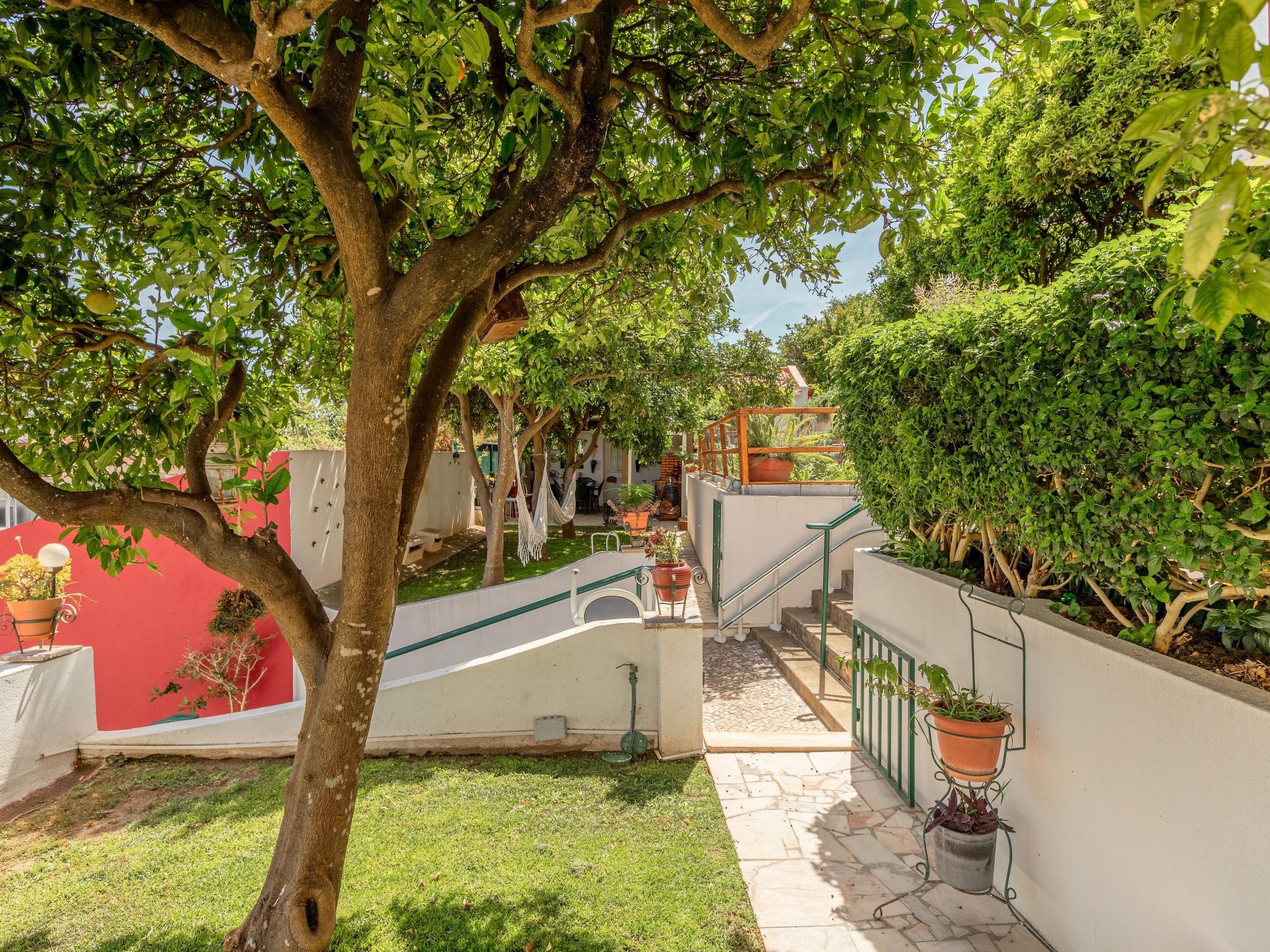 In Algés mit Kleinem gemeinsamem Pool-Binnen