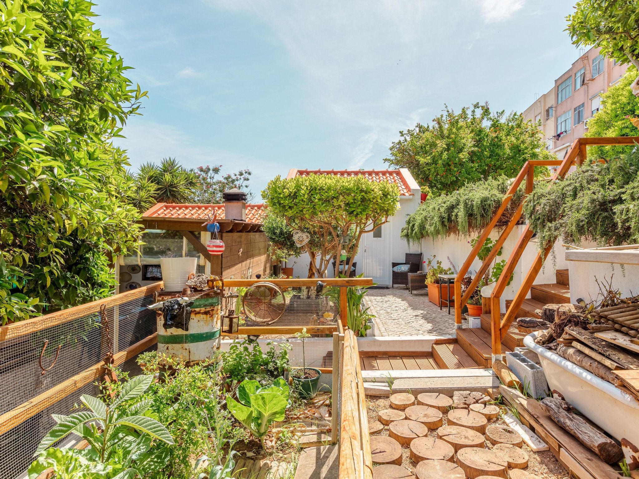 In Algés mit Kleinem gemeinsamem Pool-Binnen