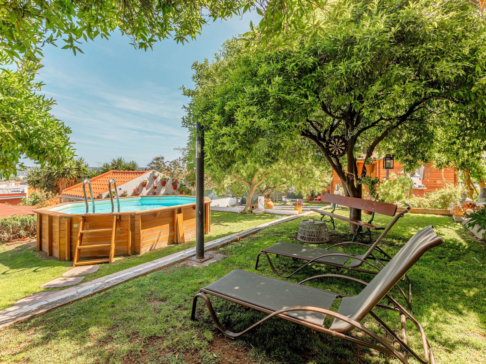 In Algés mit Kleinem gemeinsamem Pool-Binnen