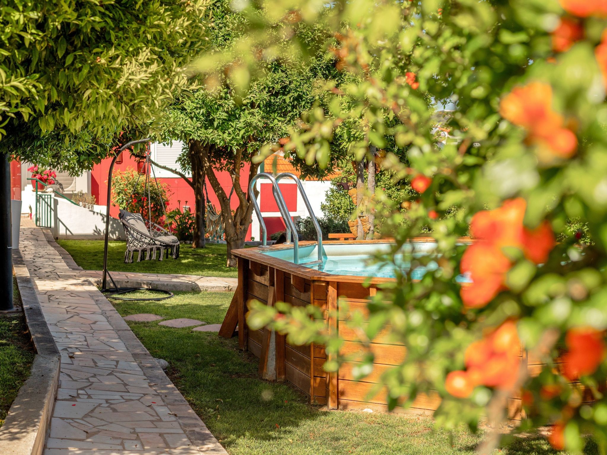 In Algés mit Kleinem gemeinsamem Pool-Binnen