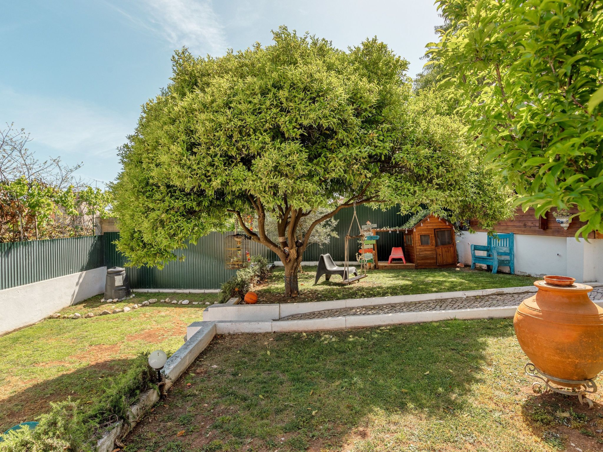 In Algés mit Kleinem gemeinsamem Pool-Binnen