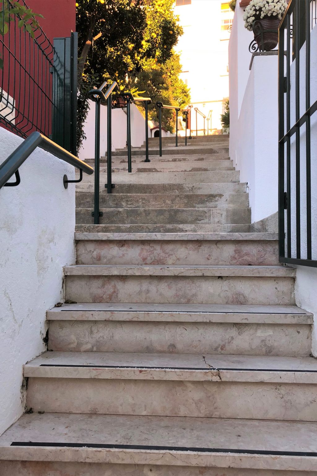 In Algés mit Kleinem gemeinsamem Pool-Binnen