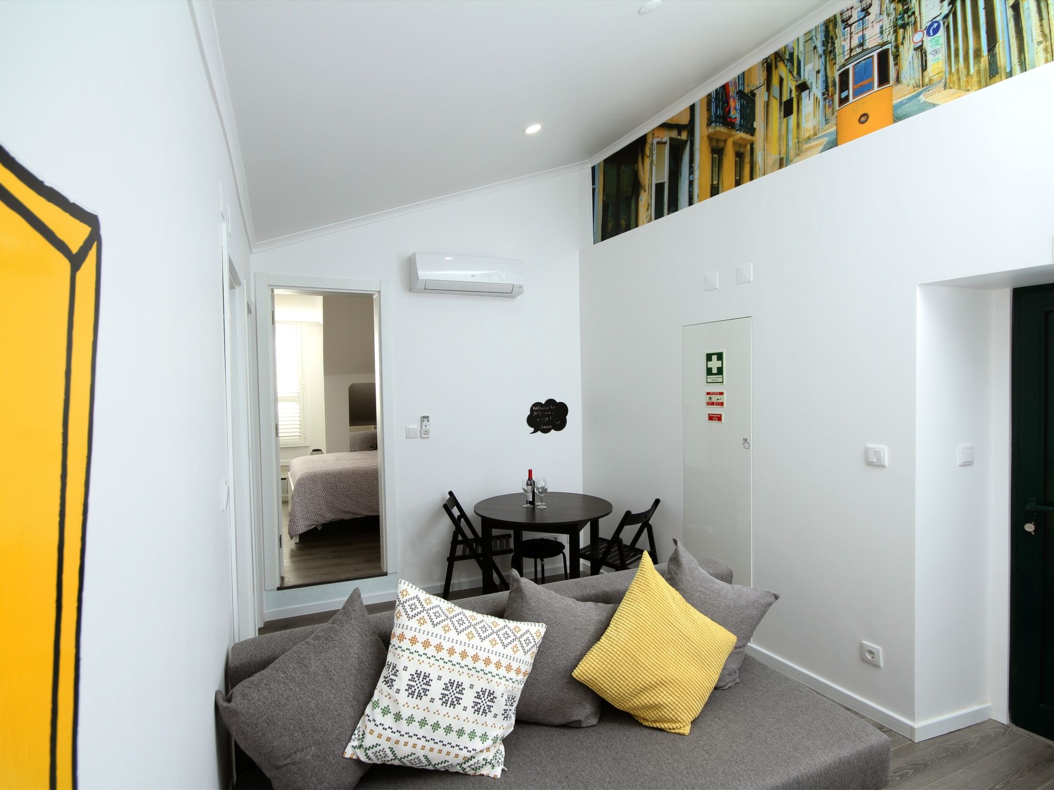 Alfama Right Point, Erstaunliches Haus