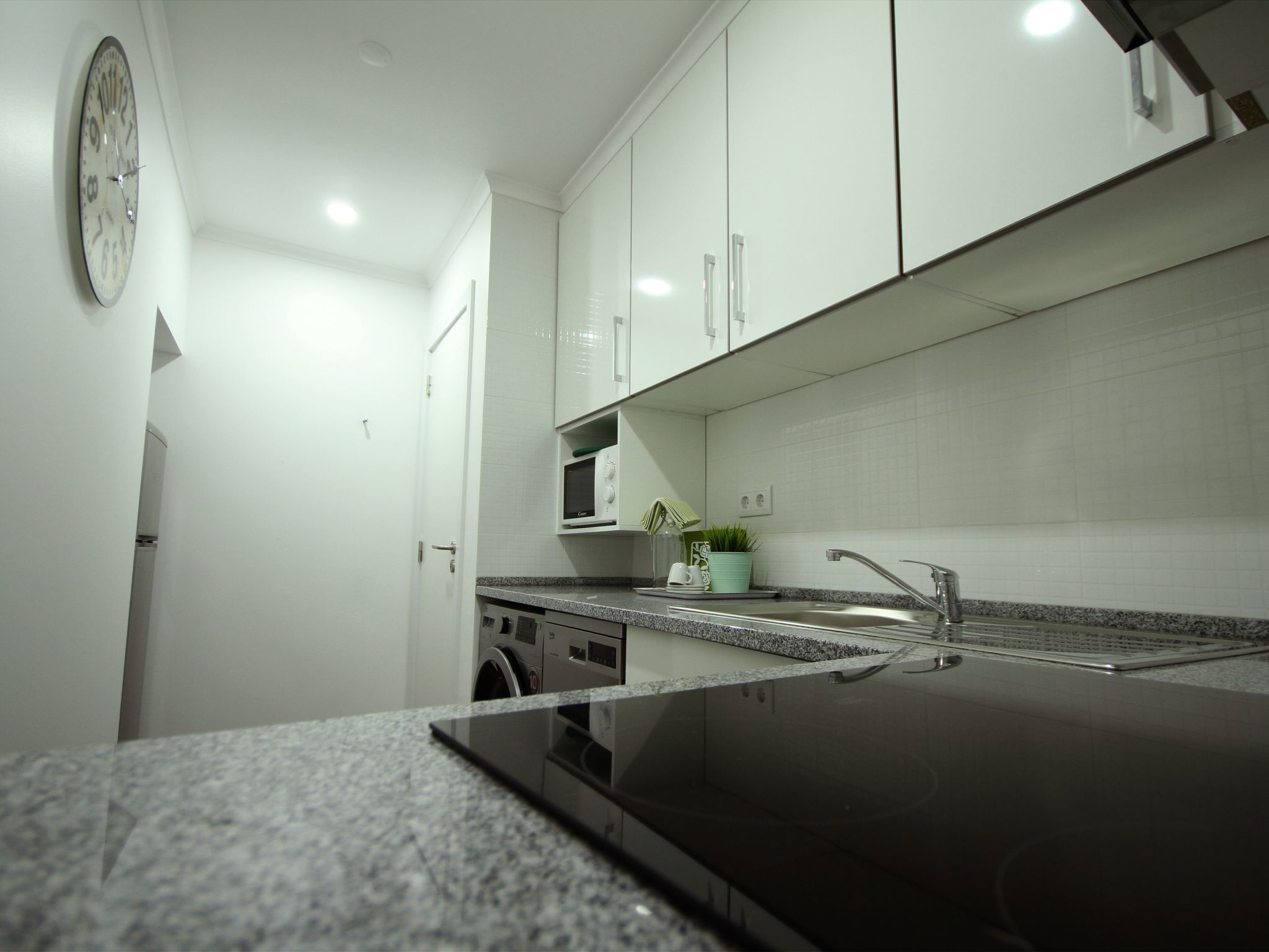 Alfama Right Point, Trendy Haus-Image-tags.info