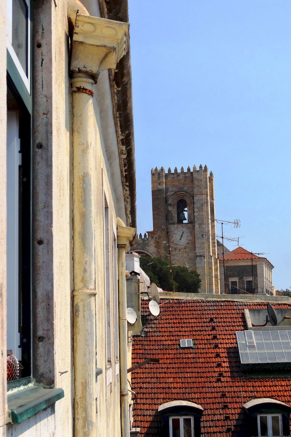 The Canary, geräumig mit Blick auf historische Stätten - Image-tags.info
