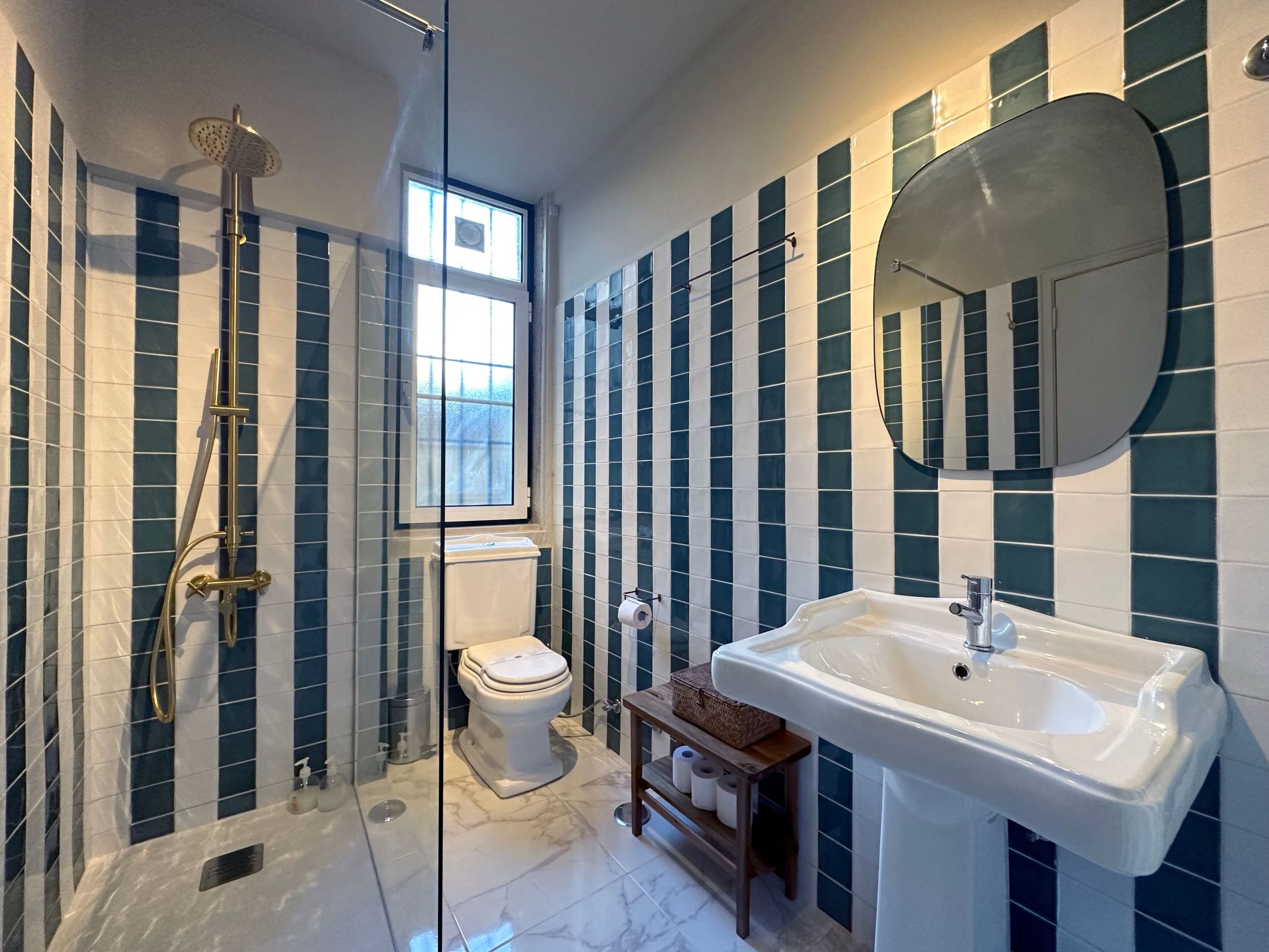 Die Memoiren der traditionellen Künste, Balcony at Downtown-Image-tags.info