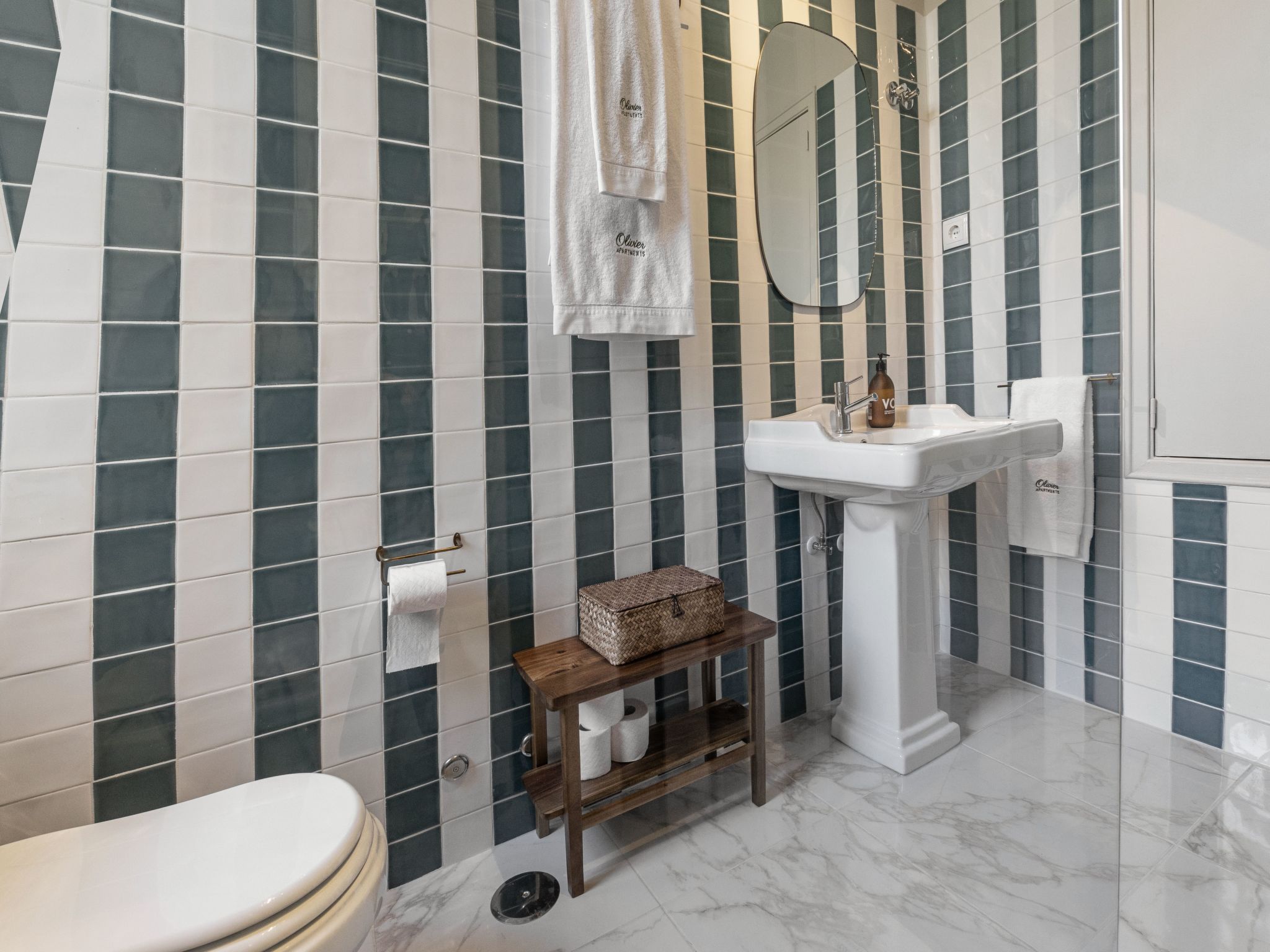 Die Memoiren der traditionellen Künste, Balcony at Downtown-Image-tags.info