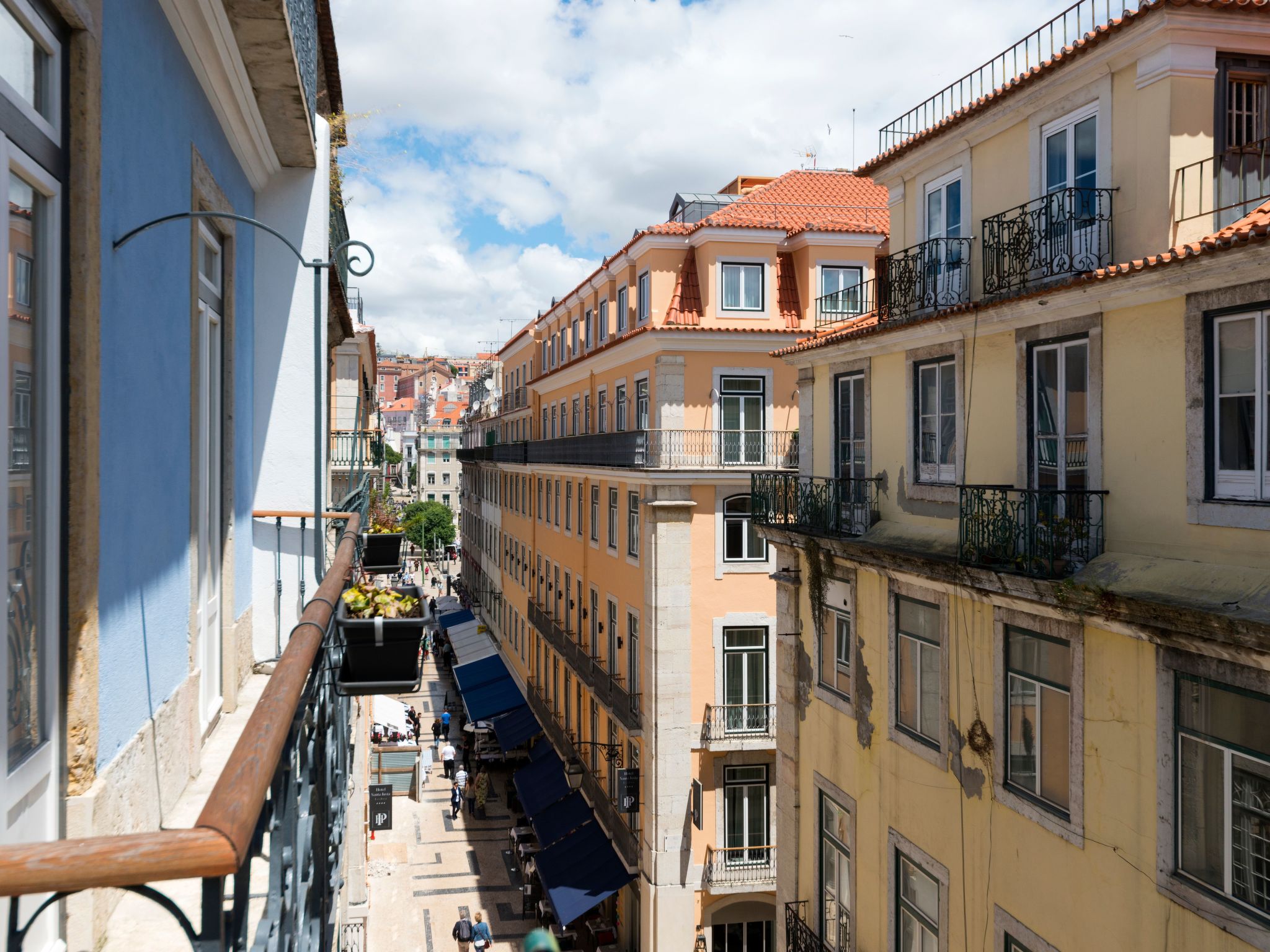 Die Memoiren der traditionellen Künste, Balcony at Downtown-Image-tags.info