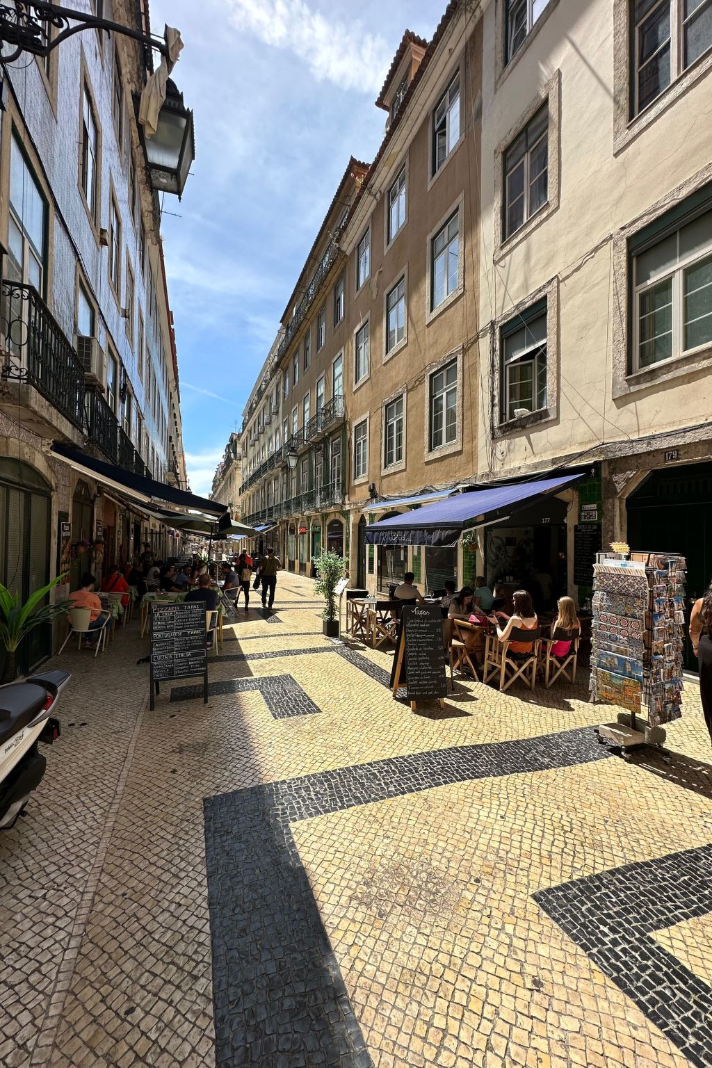 Die Memoiren der traditionellen Künste, Balcony at Downtown-Image-tags.info