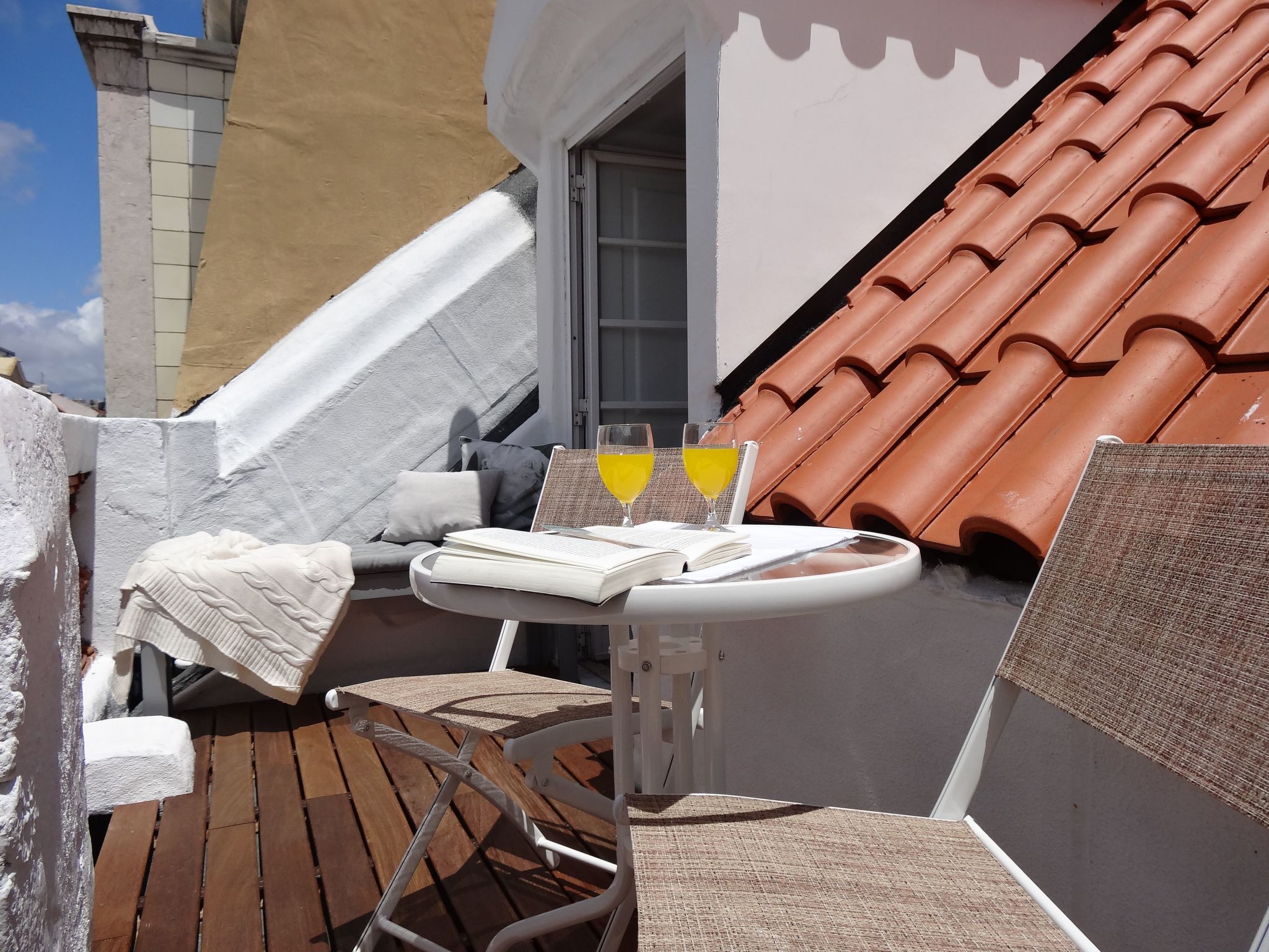 Penthouse mit Sonnendeck auf dem Dach in Downtown - Image-tags.info