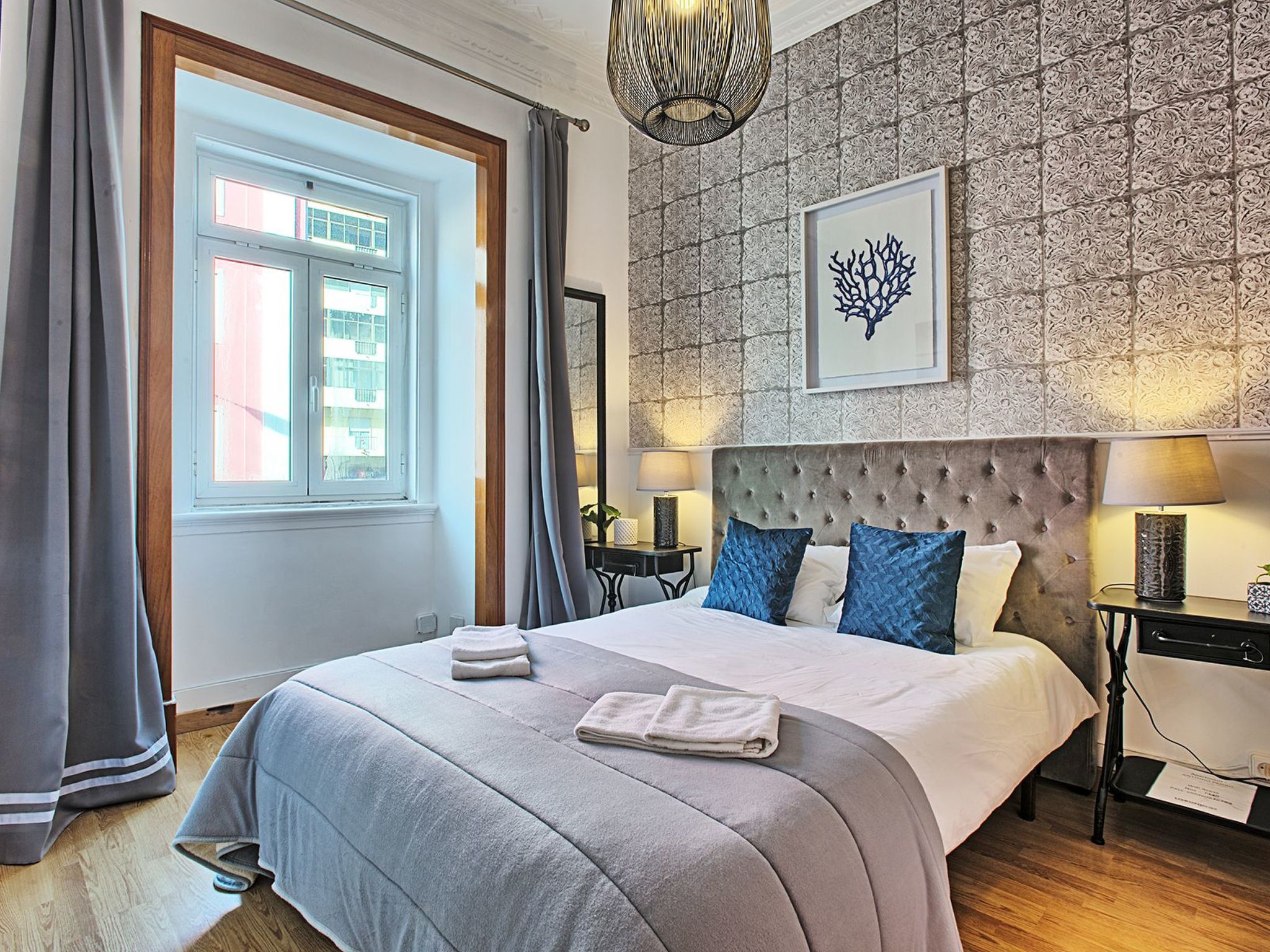 António Pedro-Binnen