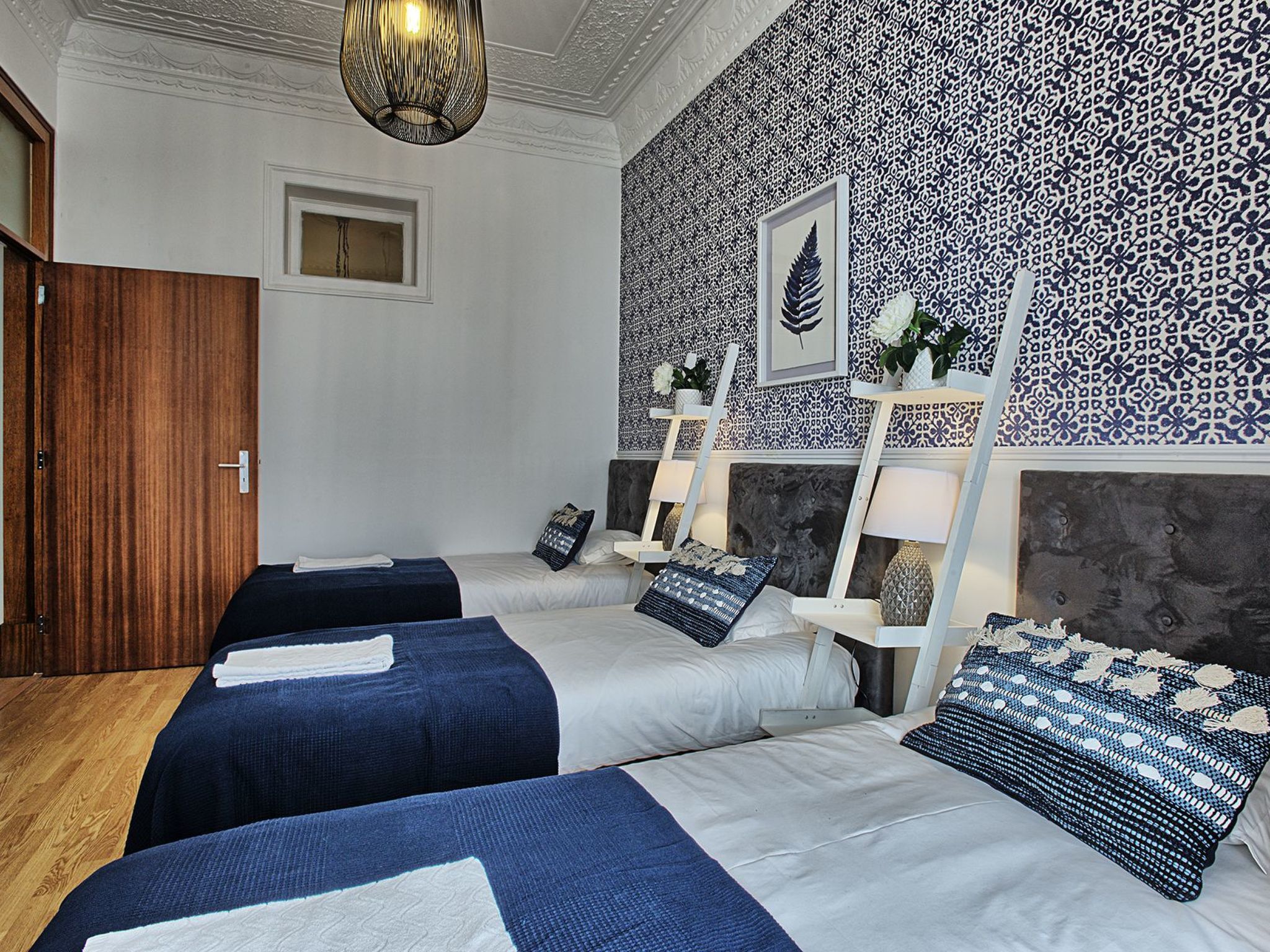 António Pedro-Binnen