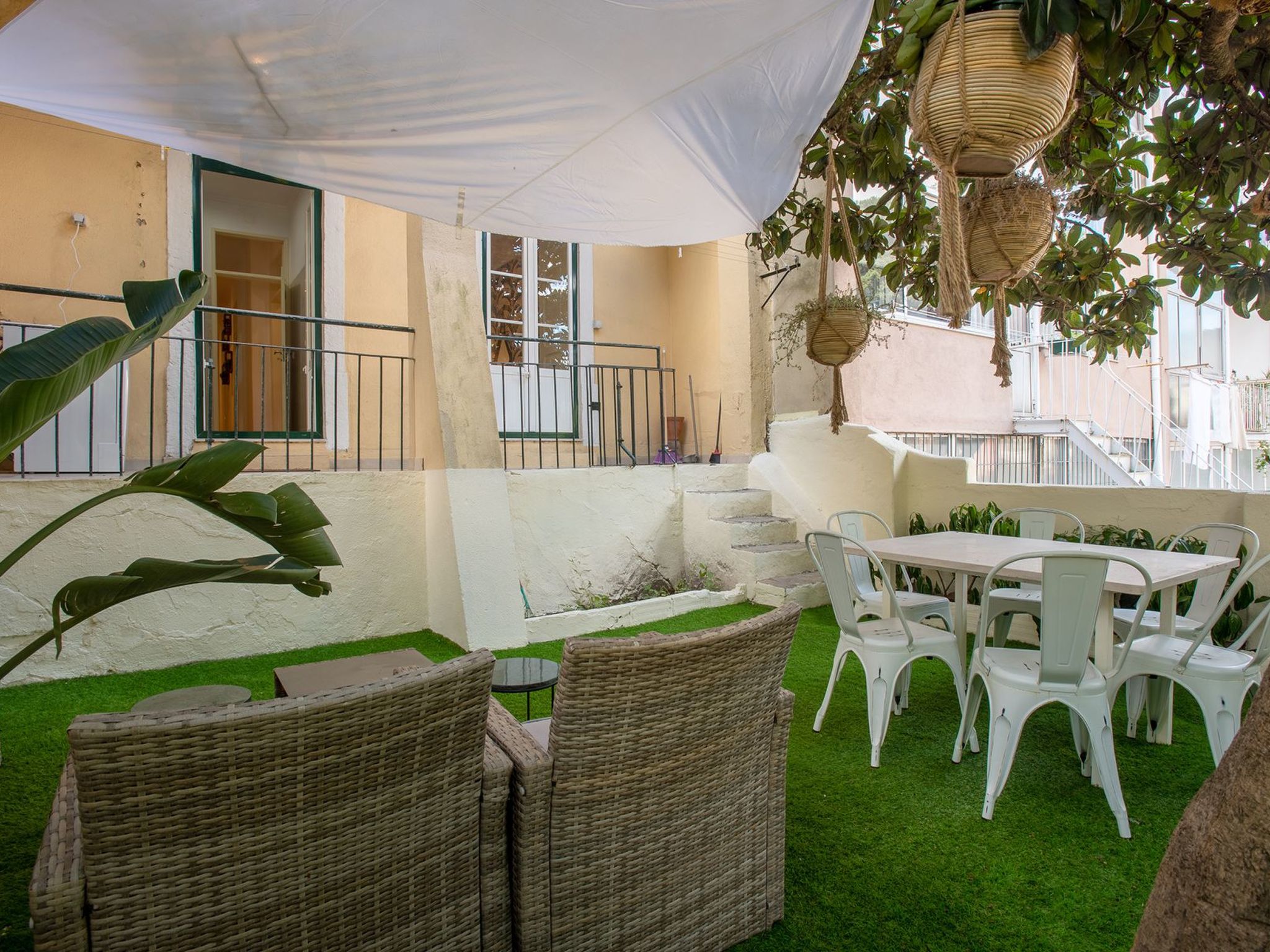 Baum Liverpooler Terrasse-Binnen