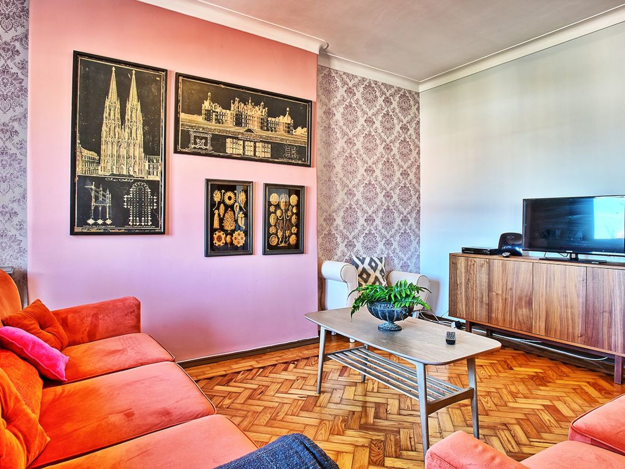 "Apolonia" mit Waschmaschine-Binnen