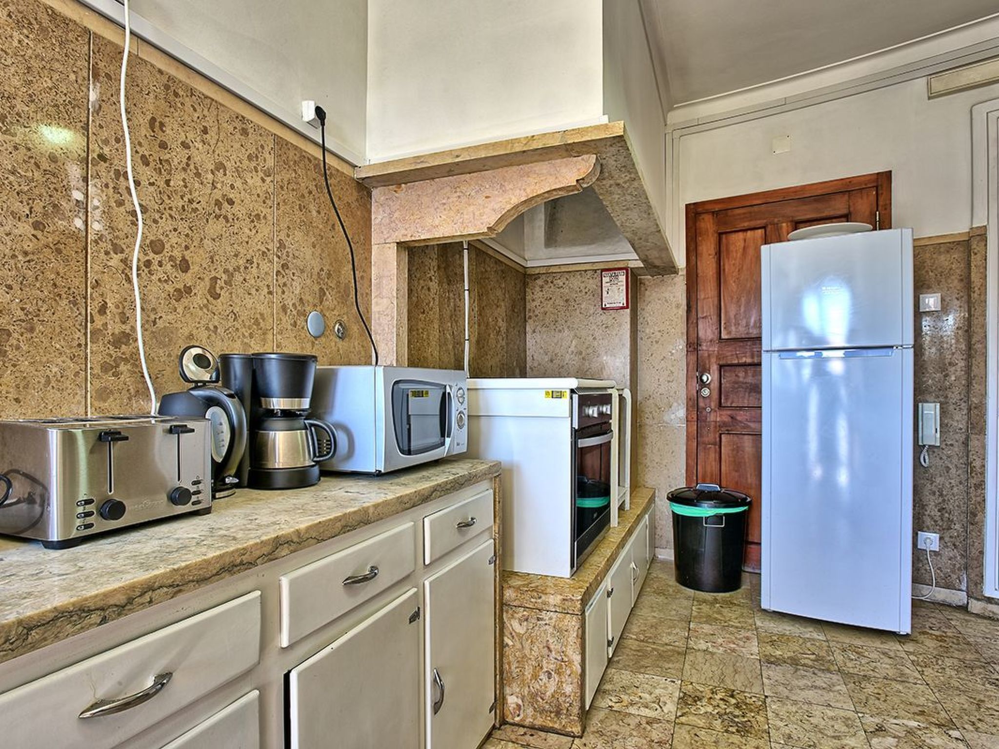 "Apolonia" mit Waschmaschine-Binnen