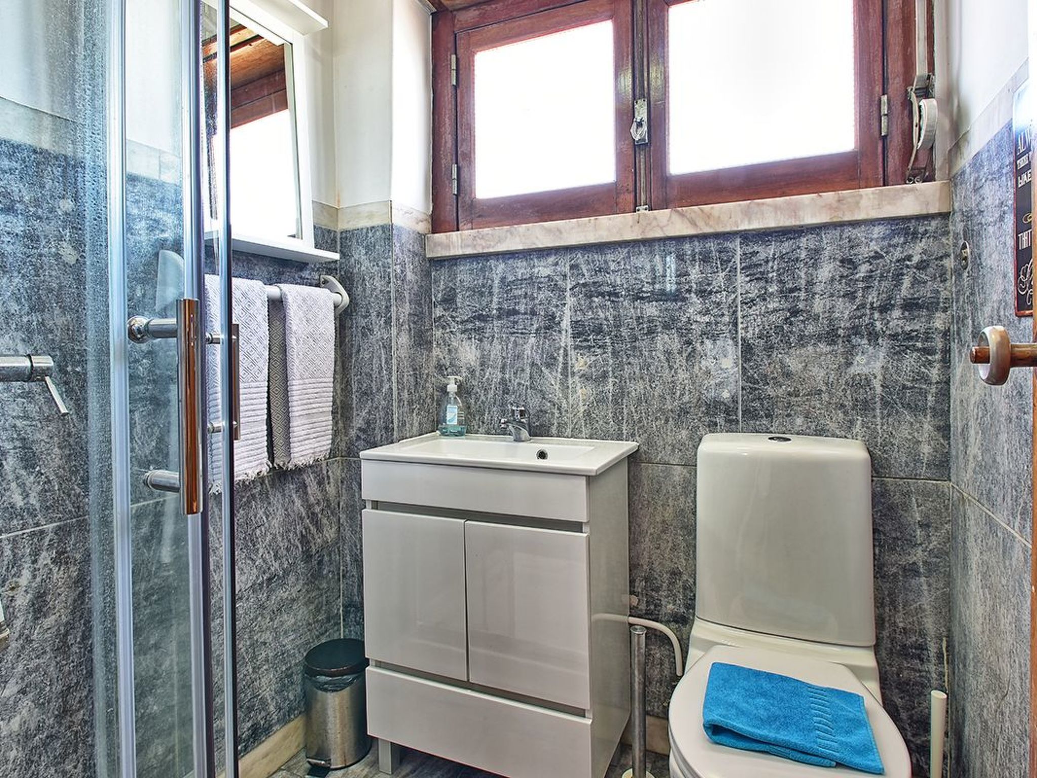 "Apolonia" mit Waschmaschine-Binnen