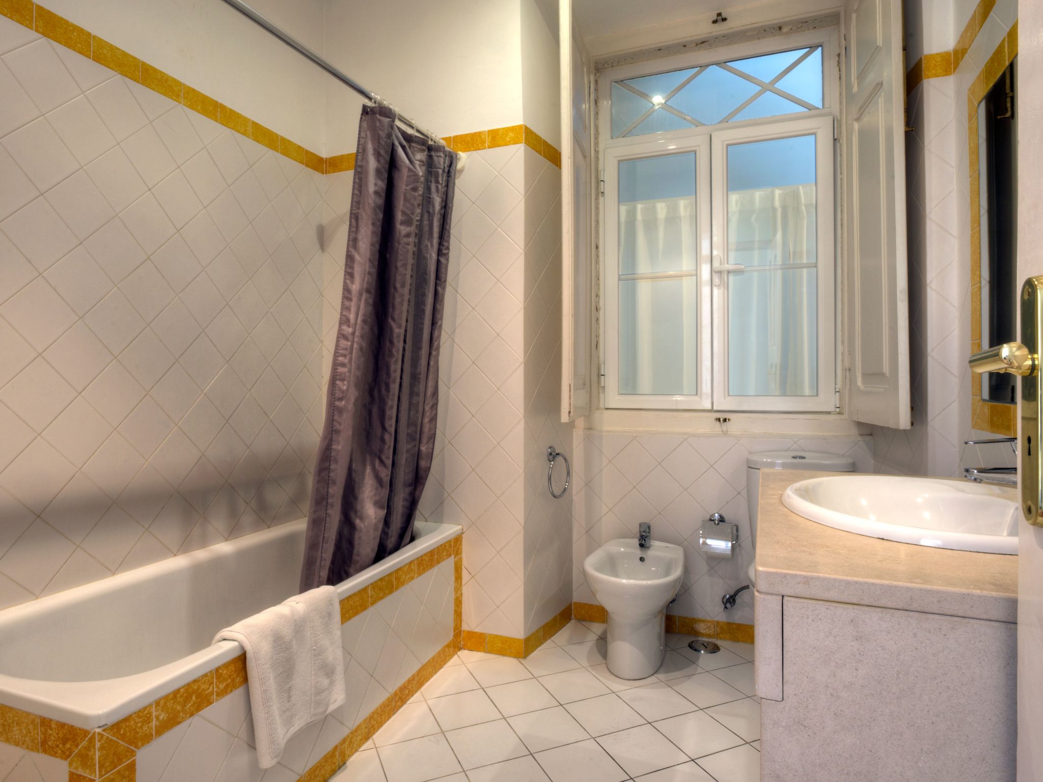 Großzügige Wohnung für 17 Personen in Lissabon-Binnen