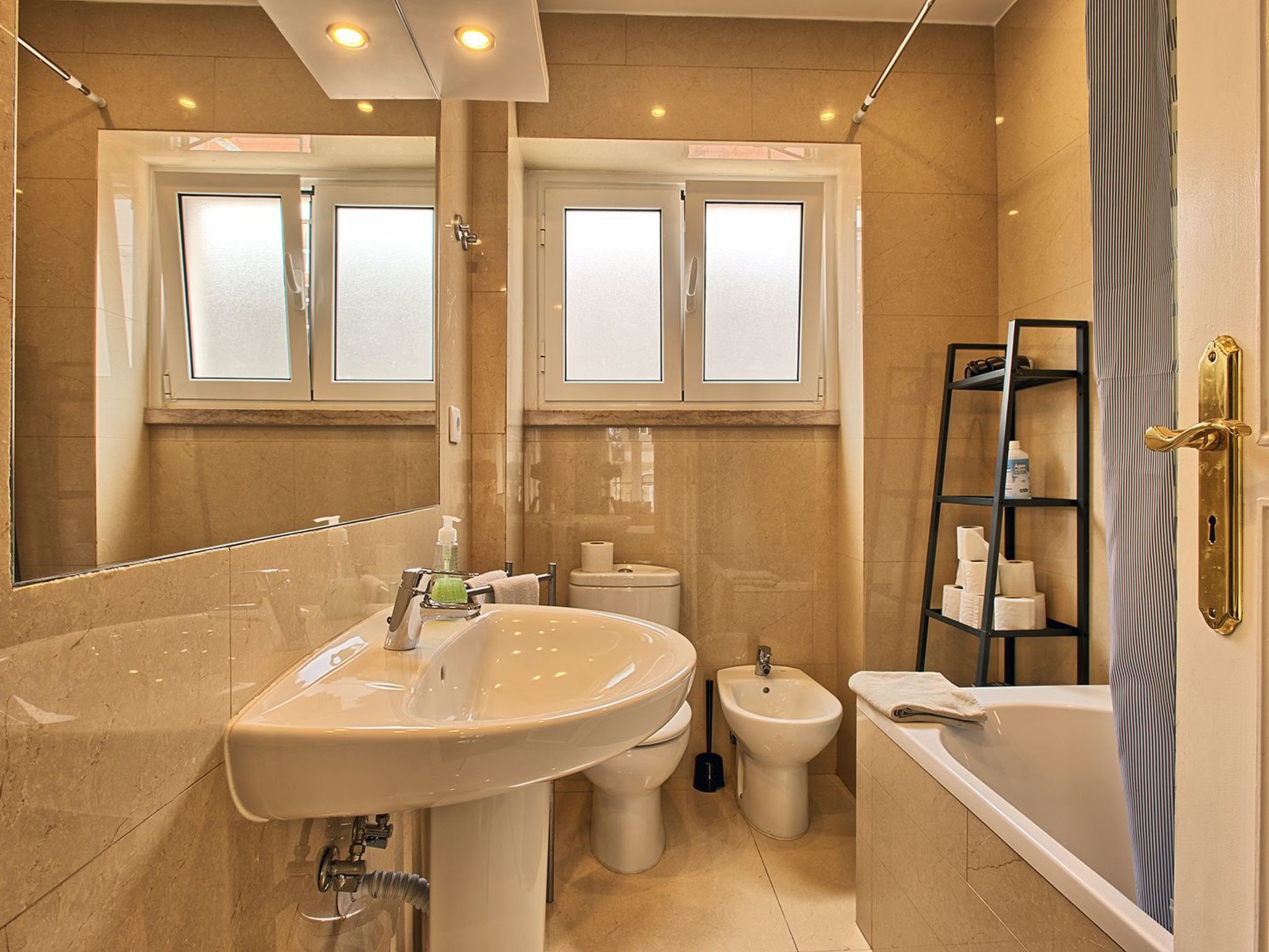 Unknown Accommodation-Binnen