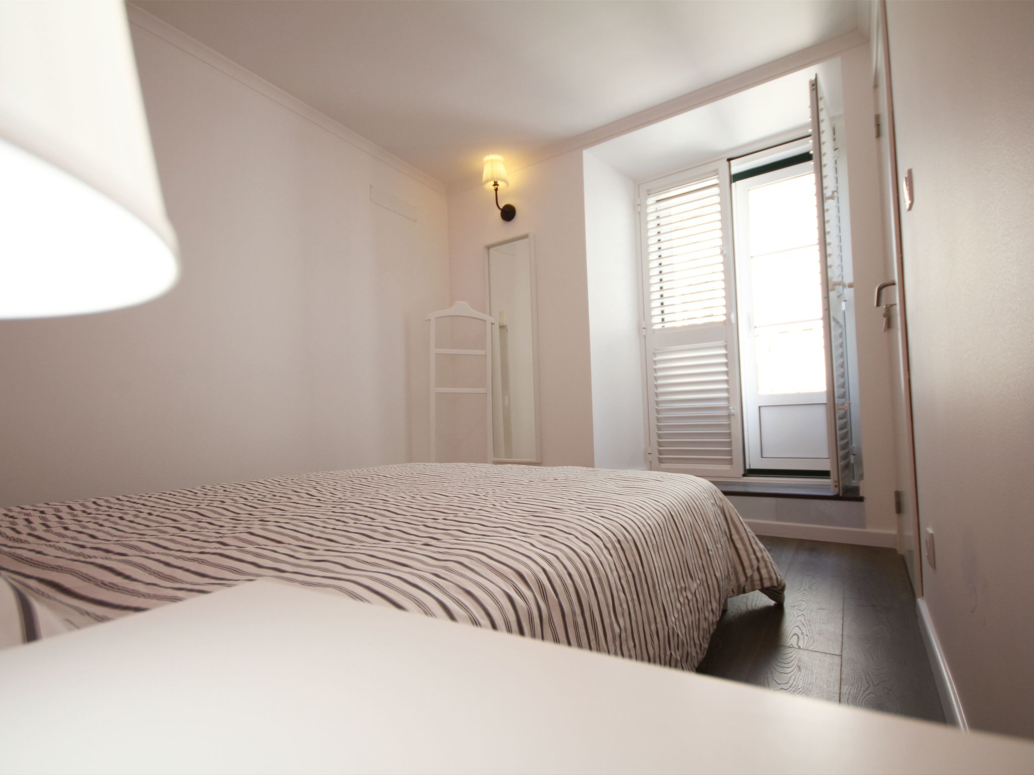 Alfama Rechter Punkt, Leuchtturm-Binnen