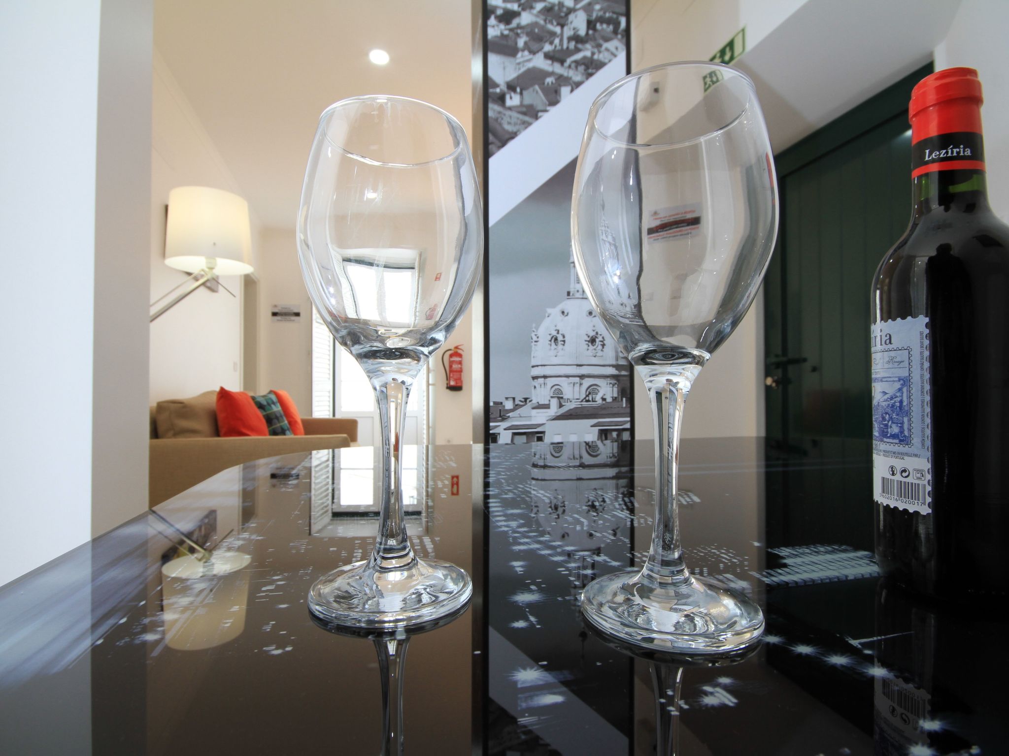 Alfama Right Point, Happiness House