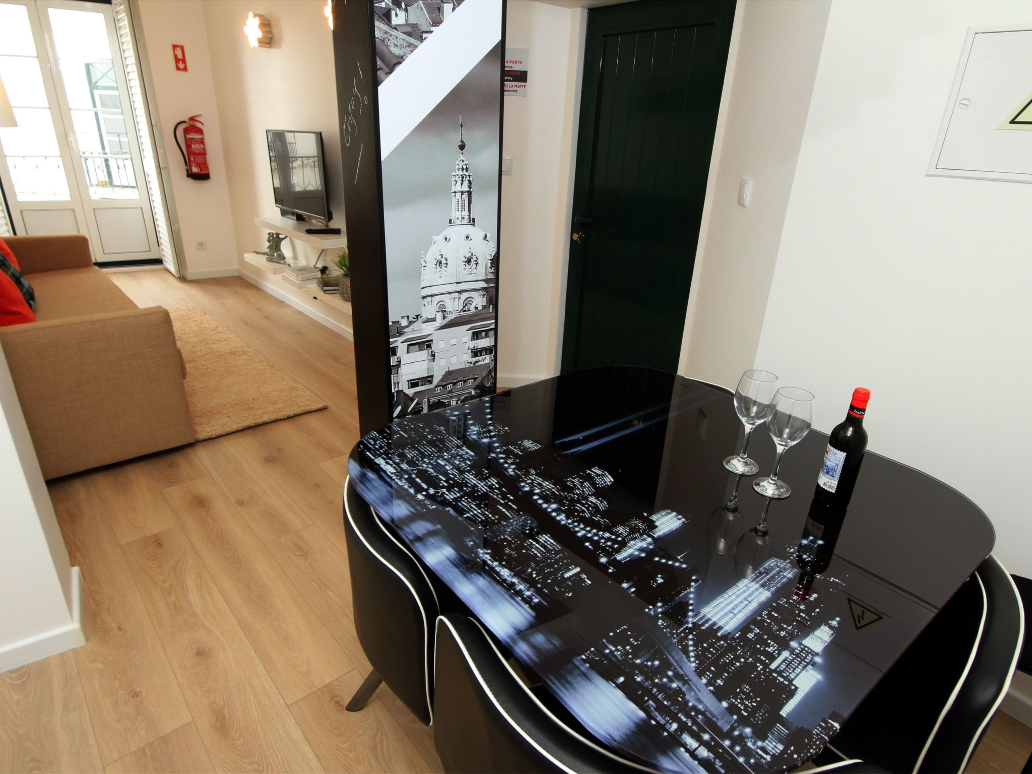 Alfama Right Point, Happiness House-Image-tags.info