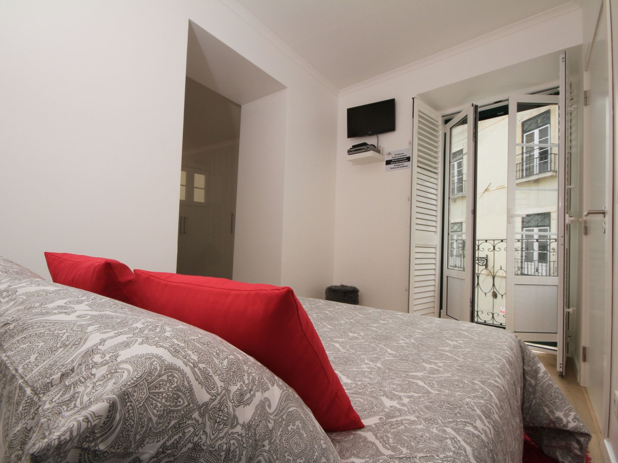 Alfama Right Point, Happiness House-Binnen