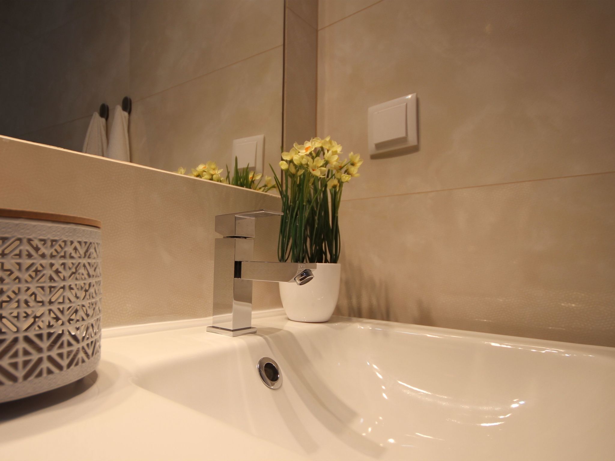 Alfama Right Point, Happiness House-Image-tags.info