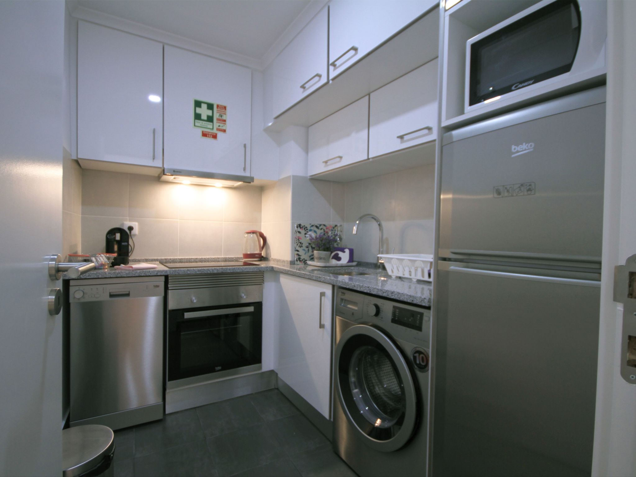 Alfama Right Point, Happiness House-Image-tags.info