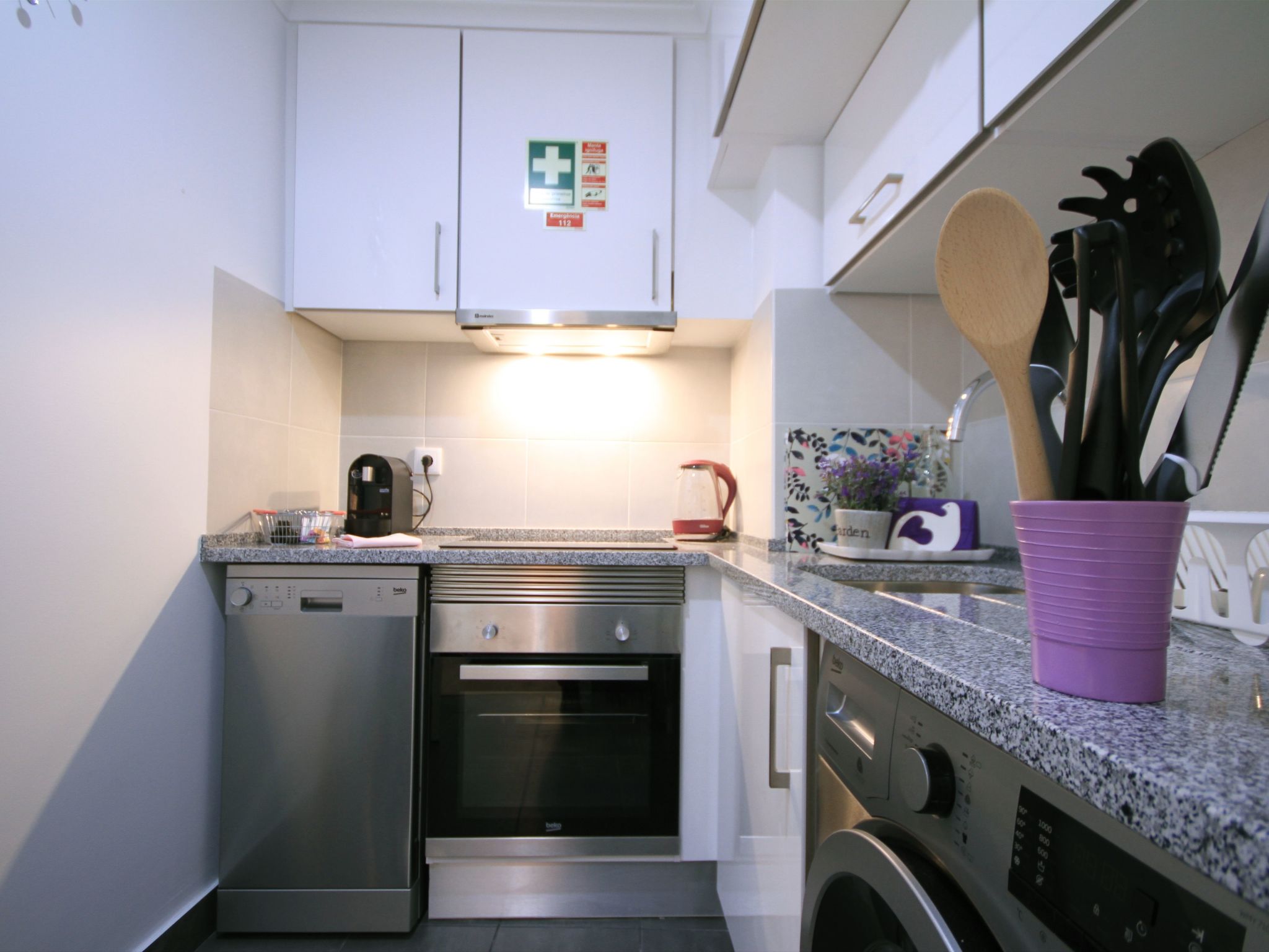 Alfama Right Point, Happiness House-Image-tags.info