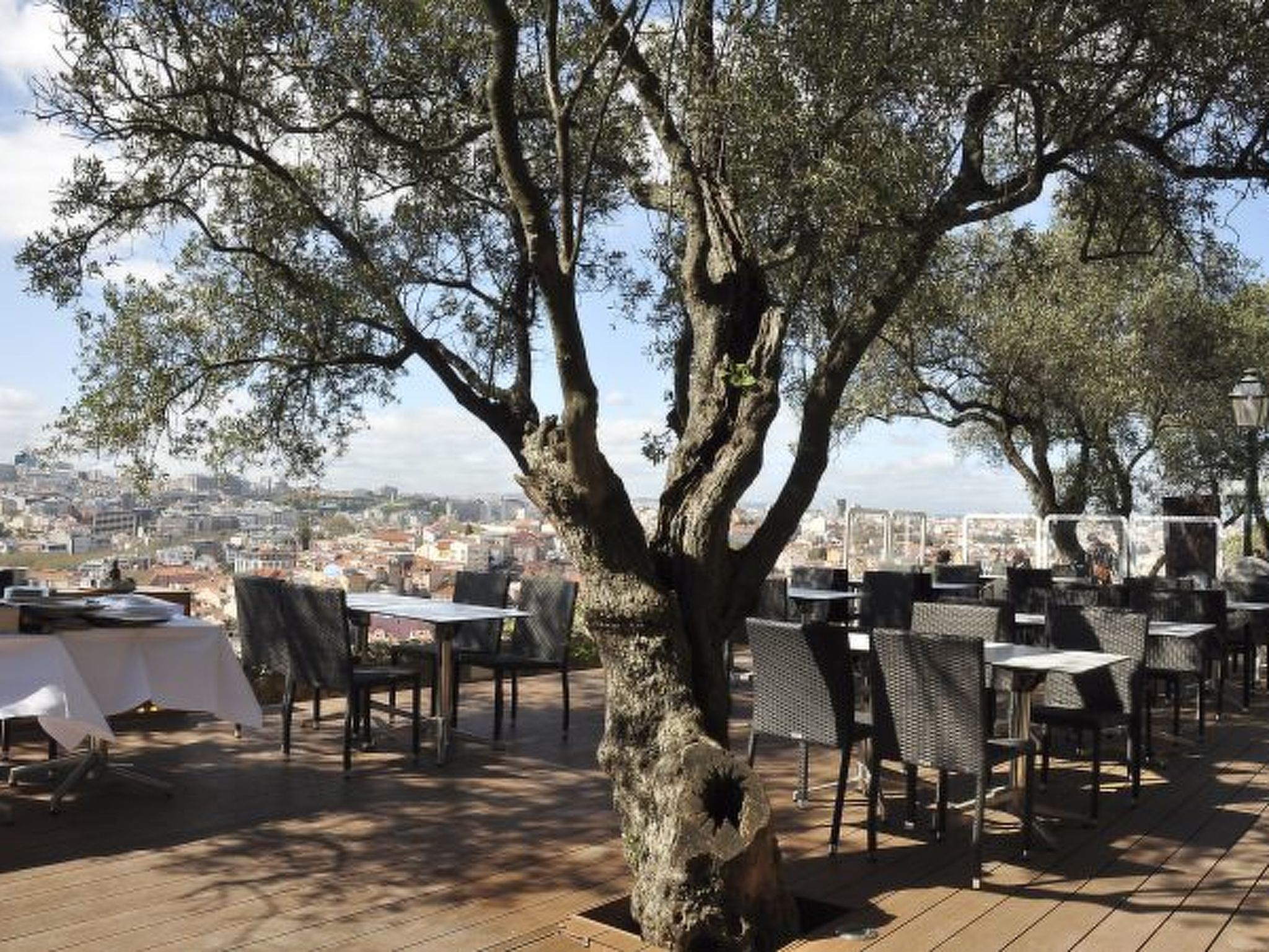 Stijlvol appartement in hartje Lissabon voor 5 personen - foto 29