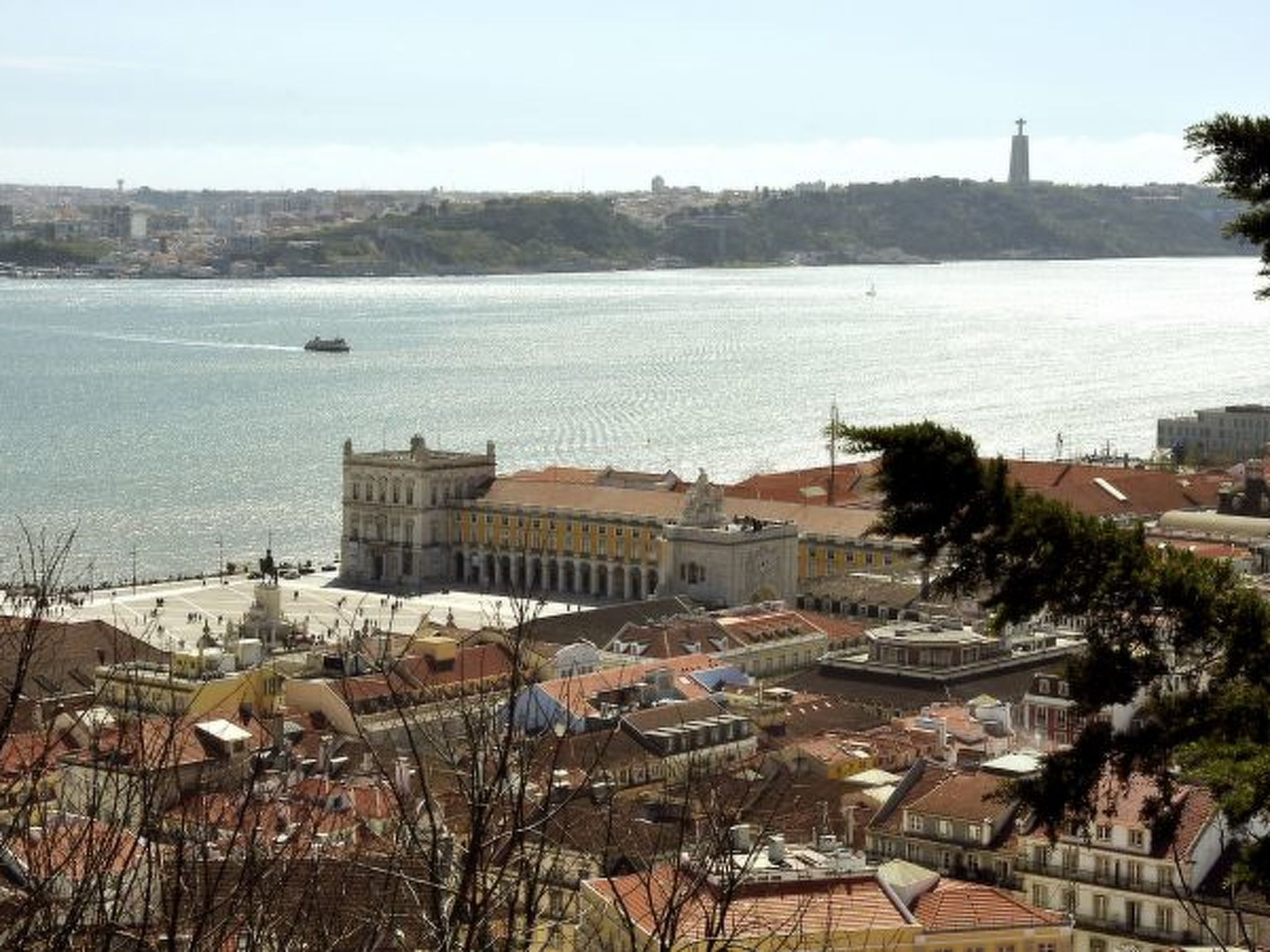 Stijlvol appartement in hartje Lissabon voor 5 personen - foto 30