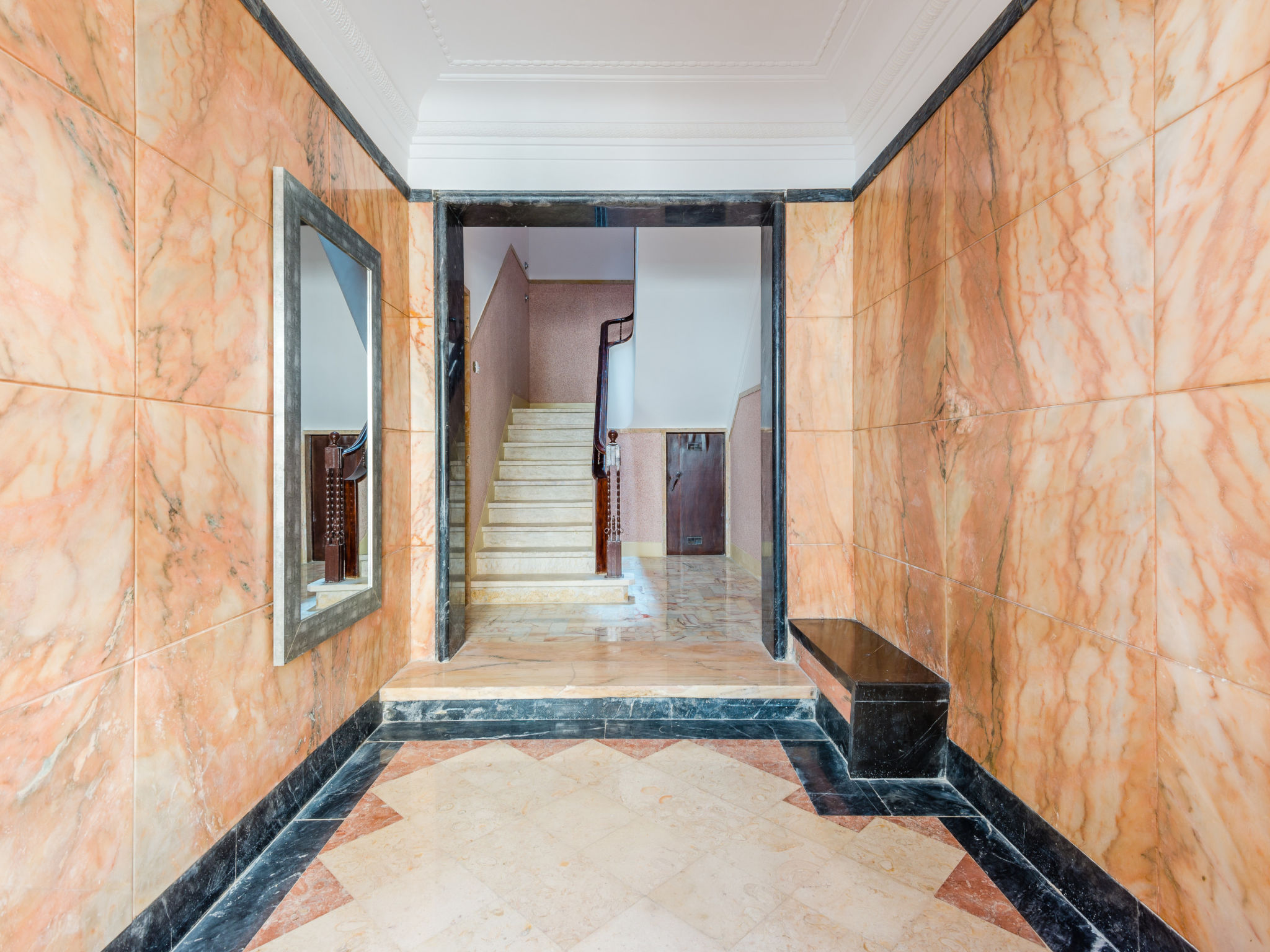  — House (2 of 23)