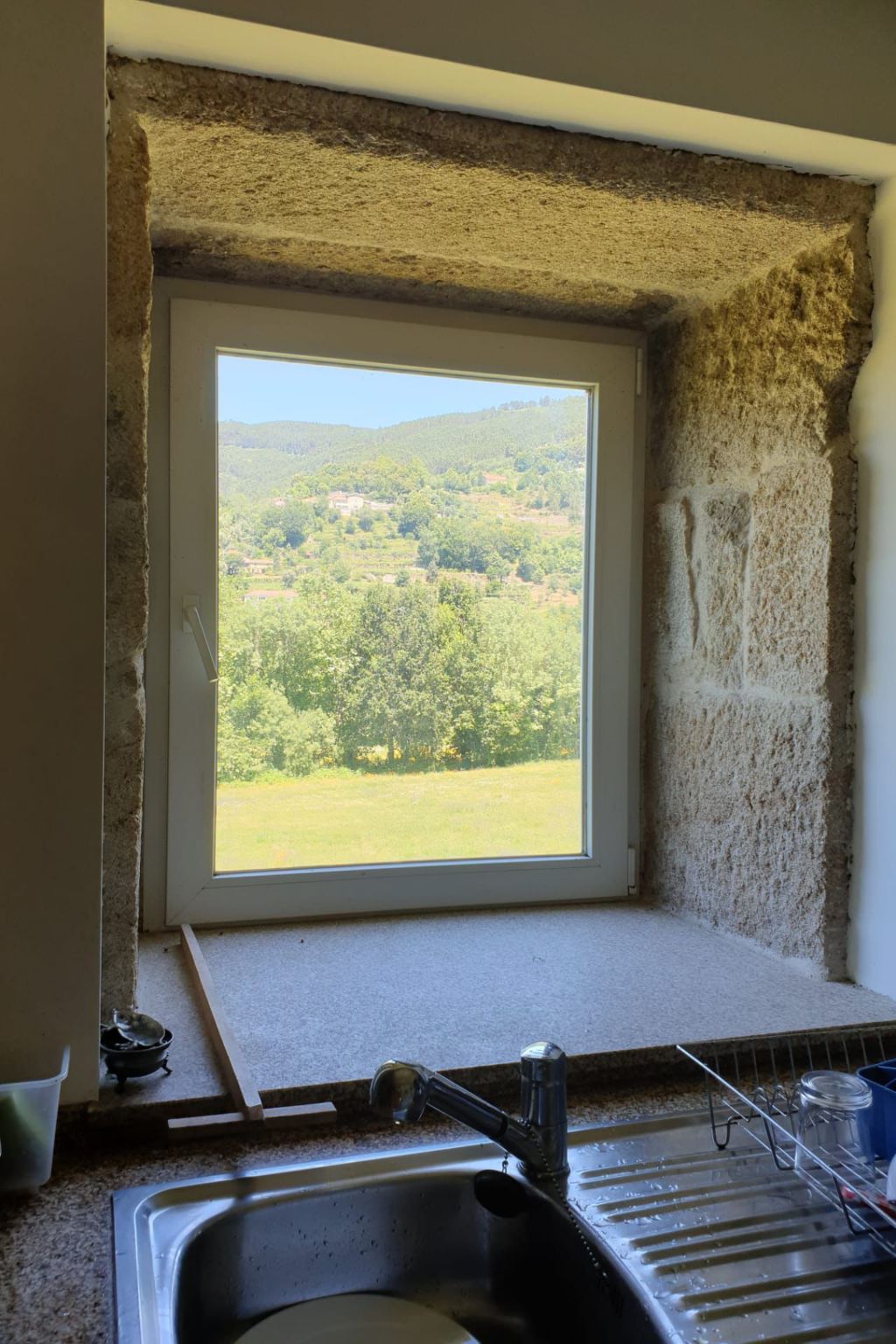 Haus jenseits des Flusses-Drinnen